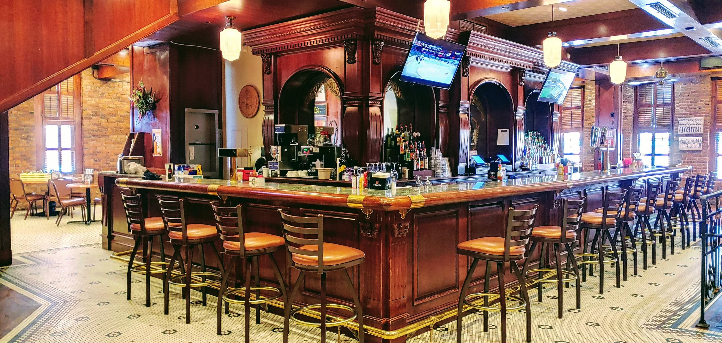 Diamond Lil's Bar & Grill — Midnight Star