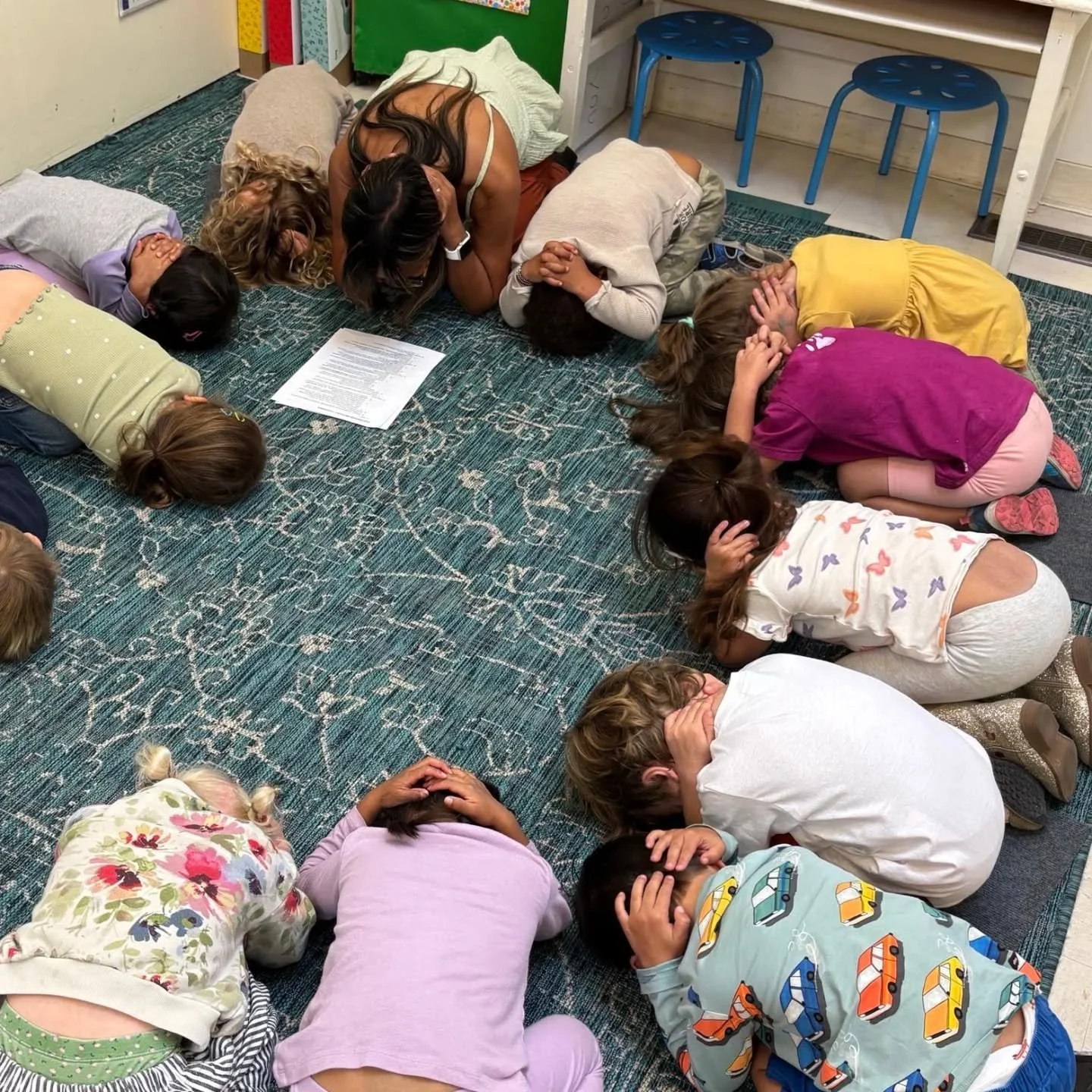 Throughout the month of October, all of our classes gently introduced what an emergency is to the children and what we do in case of an emergency. Today, our school got an opportunity to put what they have learned into action during our earthquake dr