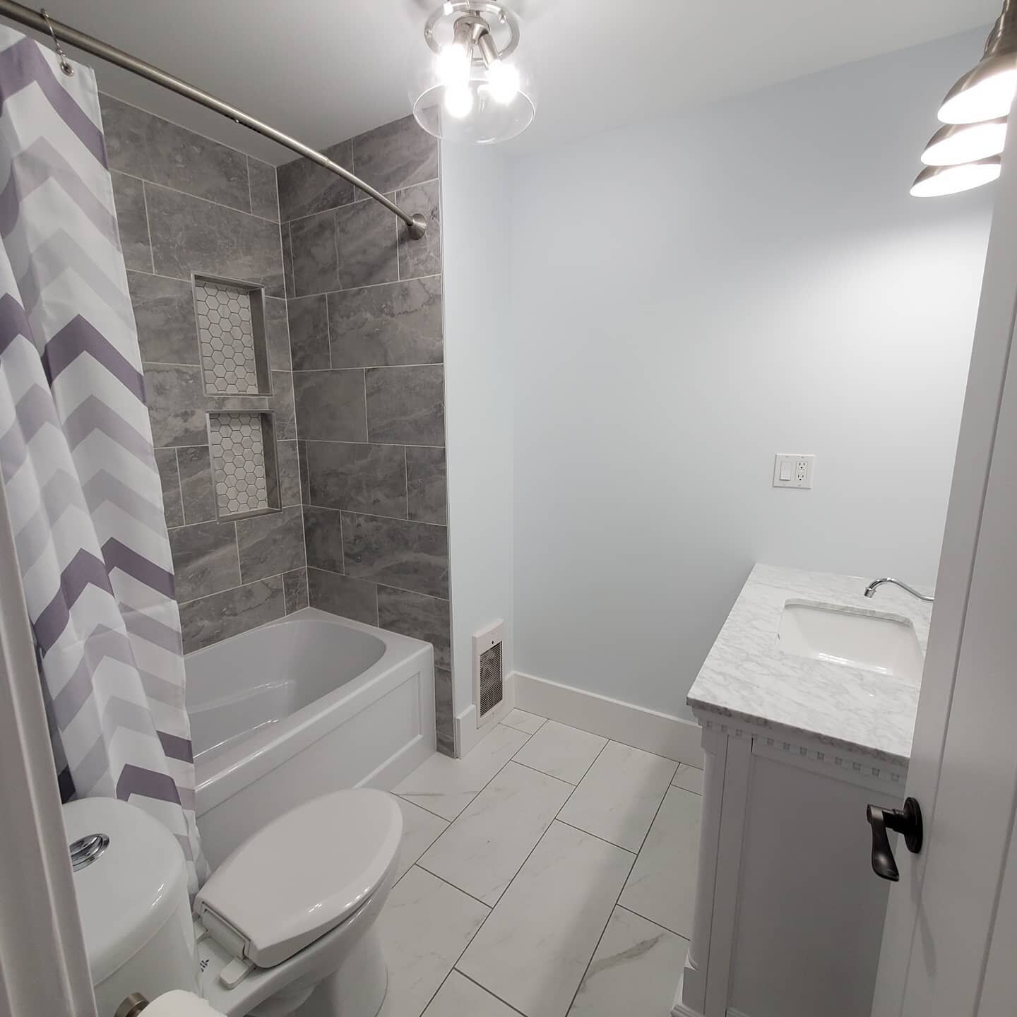 We've been done this bathroom renovation for a while now and the clients are all moved in and loving it. This was part of a larger renovation to a newly purchased home that involved pretty much every room in the house.
.
.
.
.
#renovation #contractor