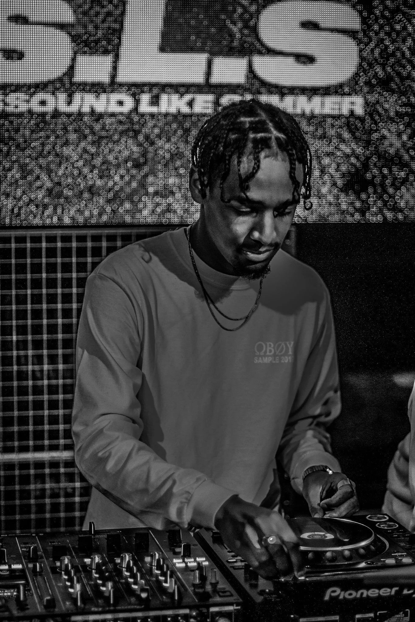 Rakoto en pleine action sur ses règlages.