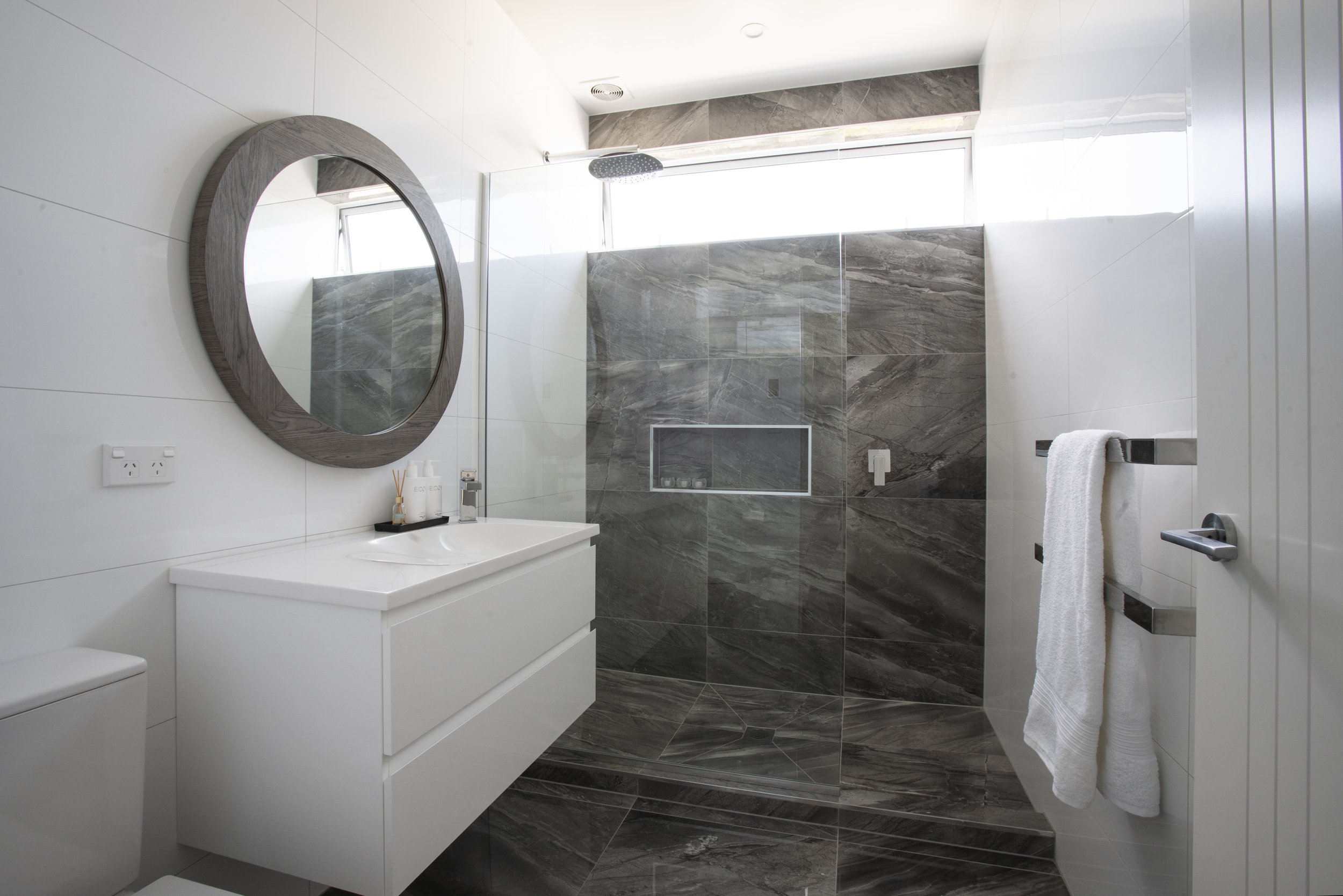 _ Bathroom LRP9401-Edit.jpg
