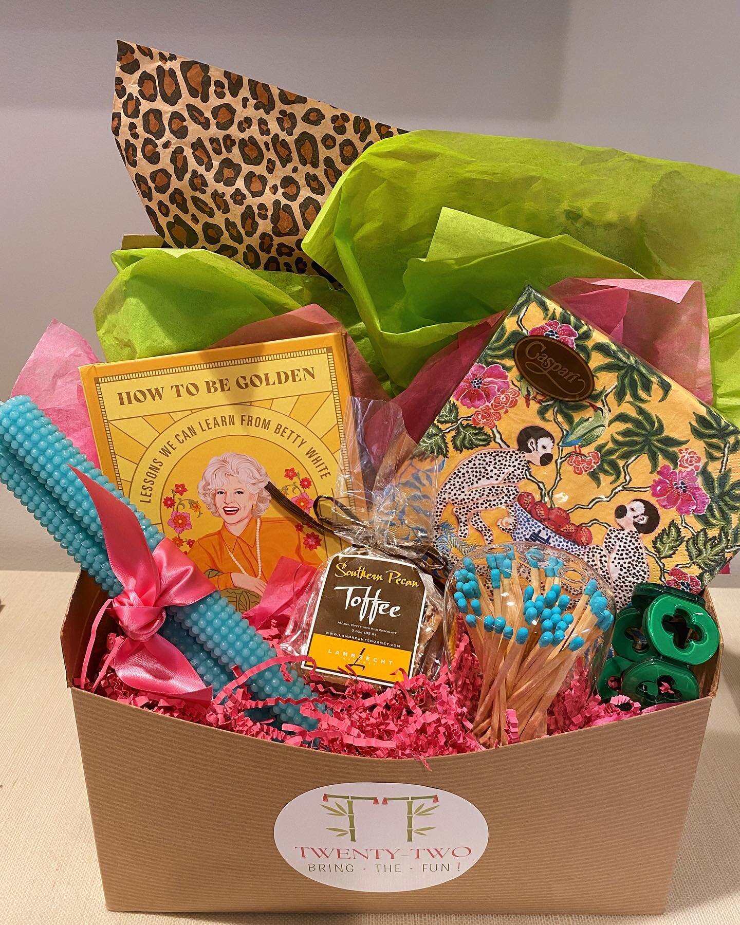 GIVEAWAY TIME!!! 💝 Fun little surprise for y&rsquo;all as we celebrate @winewomenandshoeschatt 🤩

This BOX OF SUNSHINE is sure to bring a smile to your face! Bright, bold, spunky, and FUN all over! 🦩

To enter:
1. Follow us- @shopattwentytwo 
2. L
