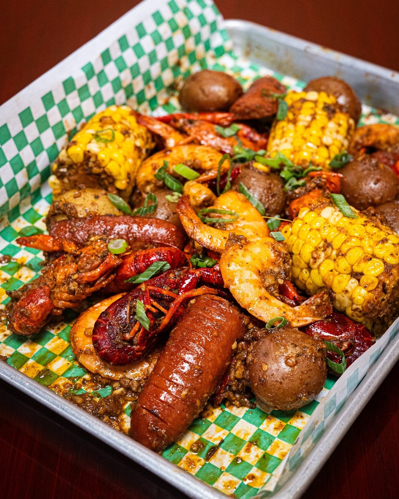 Tag someone you'd share a boil with!
🦐🦞Loaded with shrimp, crawfish &amp; andouille sausage.
#gumbohousealaska #SeafoodBoil #AlaskaEats #GumboHouseAlaska