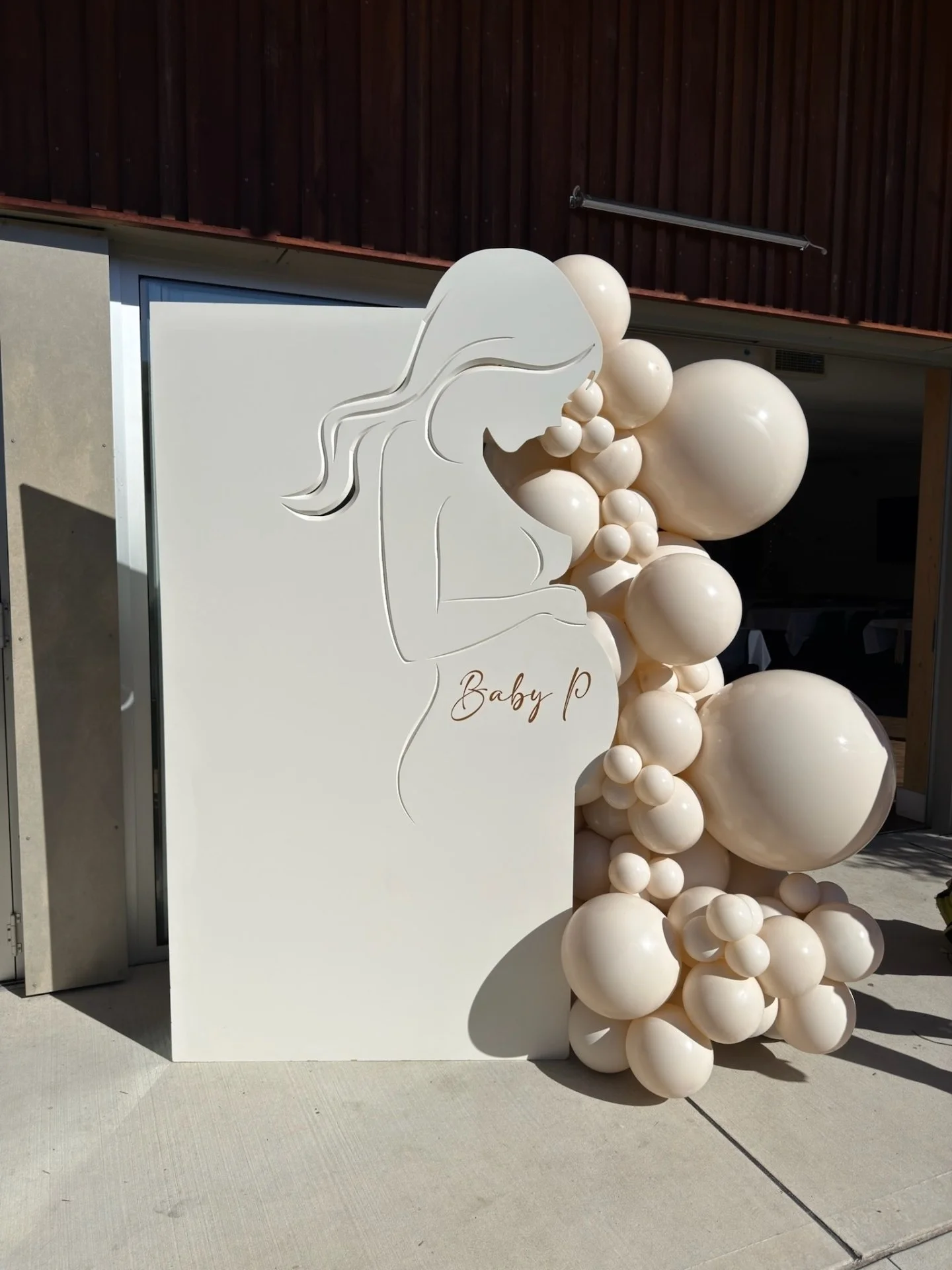 Soft neutrals, timeless details, and a personal touch 🤍

This beautiful setup was created for Baby P&rsquo;s baby shower. It features a custom silhouette panel with organic balloon styling to perfectly match the vision for the day.

Every event we c