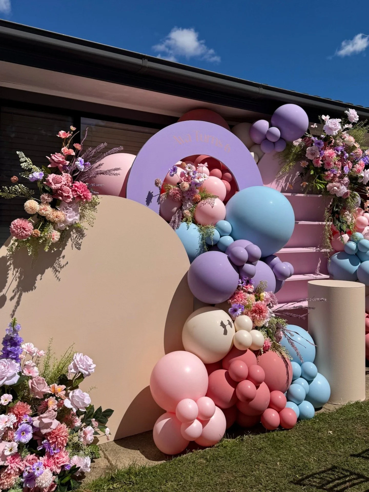 A little colour can do a lot ✨

This one was bright, playful, and full of personality - exactly how we like it.

If you've got something worth celebrating, let's make it happen.

Full installation executed by @ivorystonecollective_