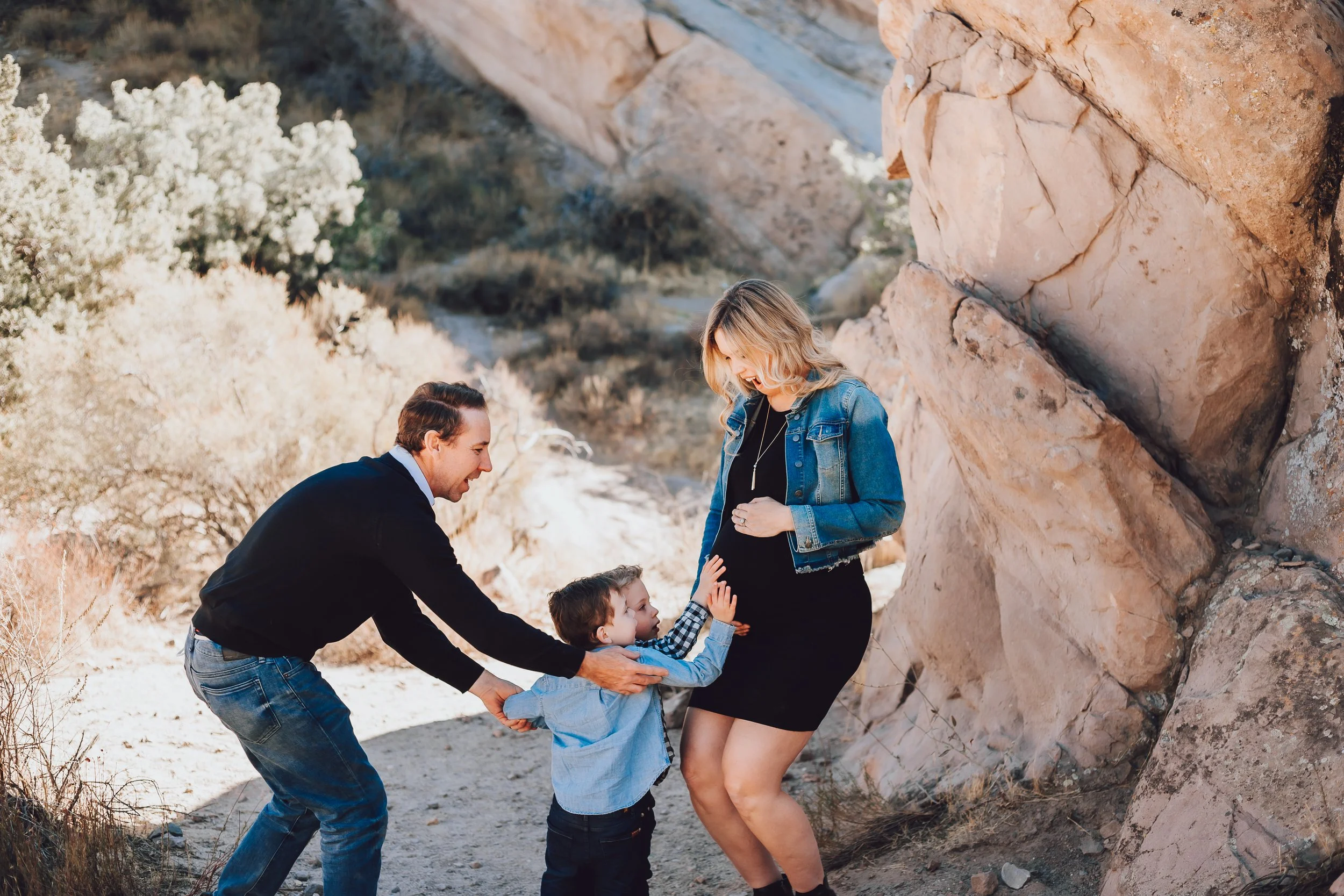 Santa Clarita Photographer - Santa Clarita Maternity Photographer - Santa Clarita Maternity Photos - this photo location is at vasquez rocks in agua dulce ca