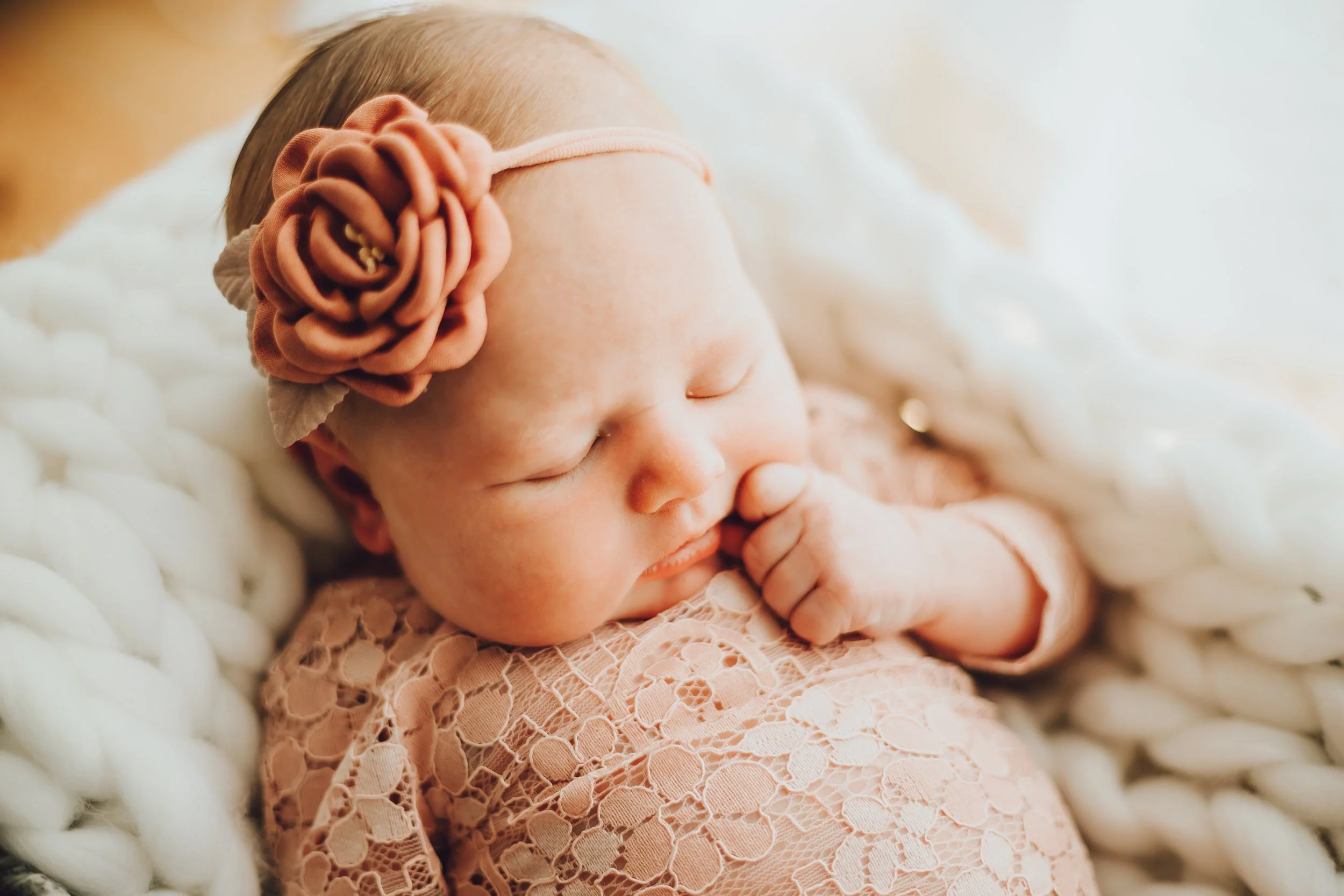 Santa Clarita Photographer - Santa Clarita Lifestyle Newborn Photographer - Santa Clarita Lifestyle Newborn Photos - this photo location is at the private home in santa clarita ca
