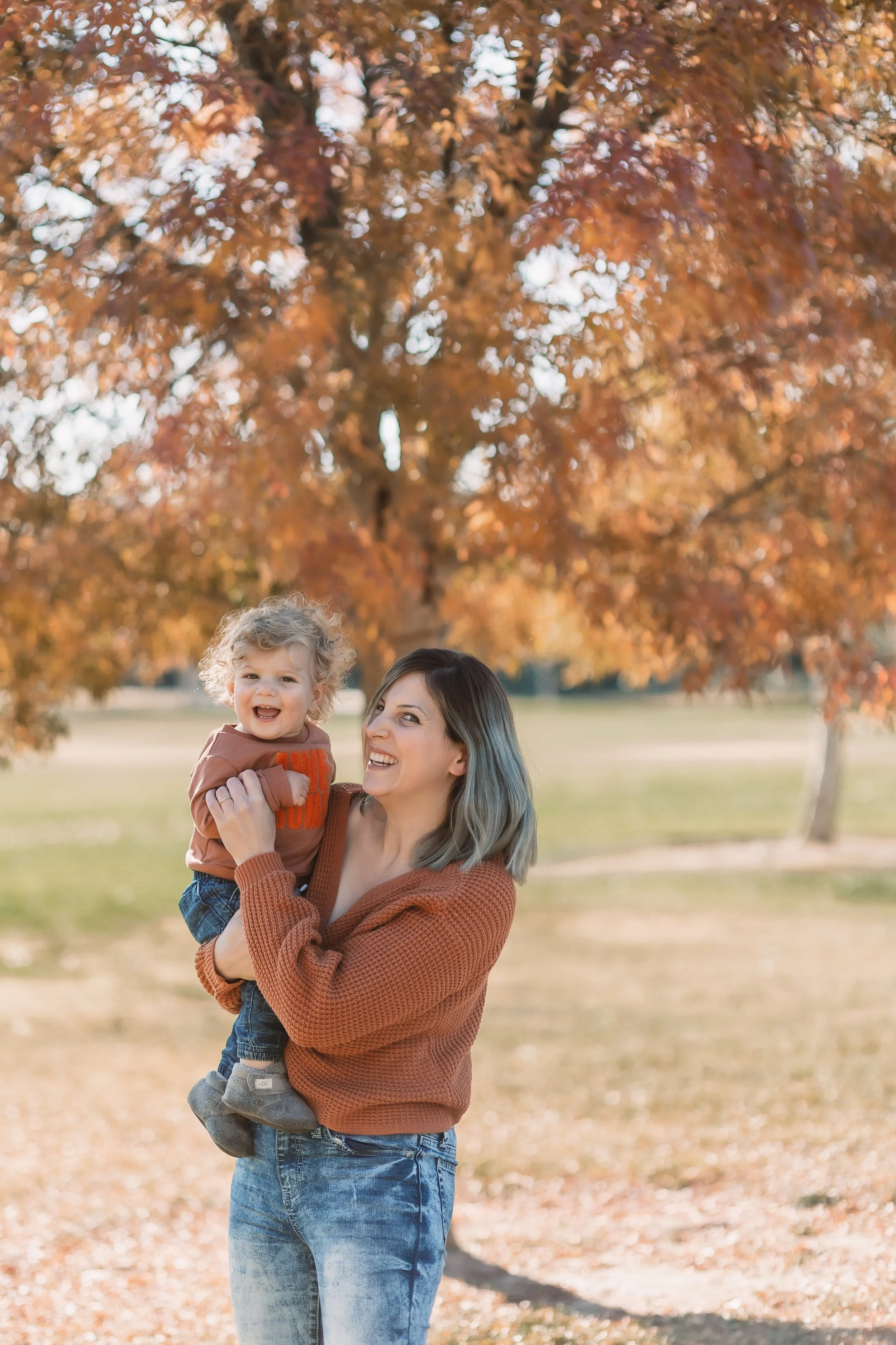 Santa Clarita Photographer - Santa Clarita Family Photographer - Santa Clarita Family Photos - this photo location is at a local park in Santa Clarita