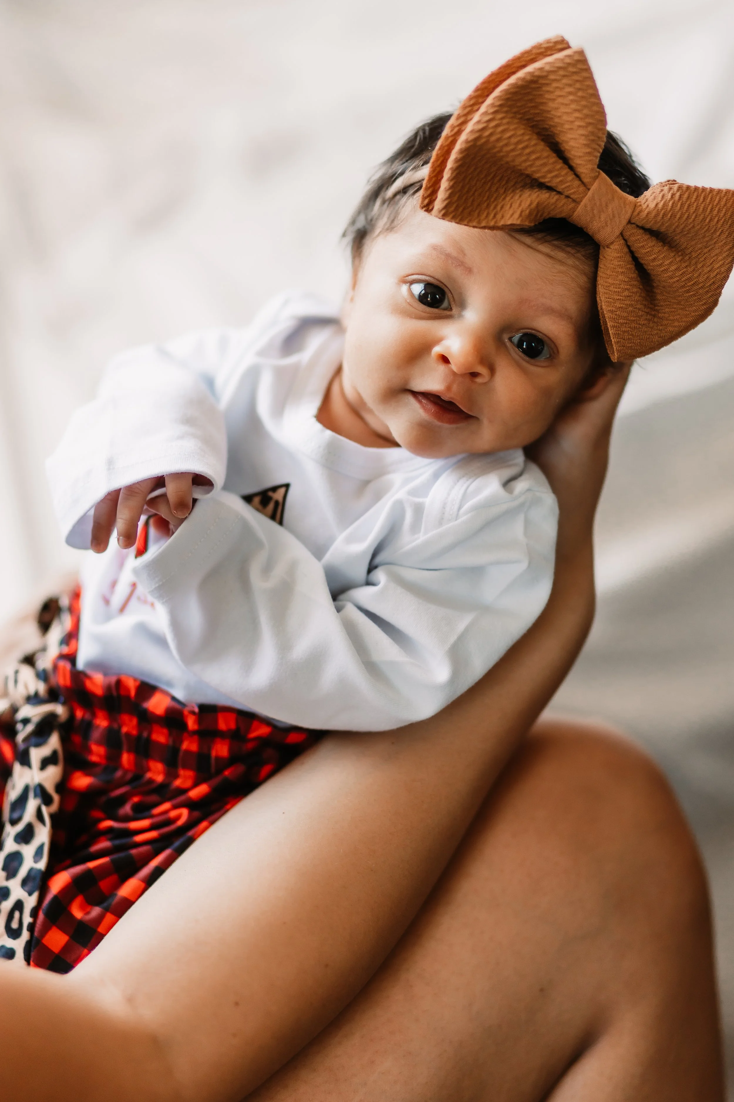 Santa Clarita Photographer - Santa Clarita Lifestyle Newborn Photographer - Santa Clarita Lifestyle Newborn Photos - this photo location is at the private home in santa clarita ca