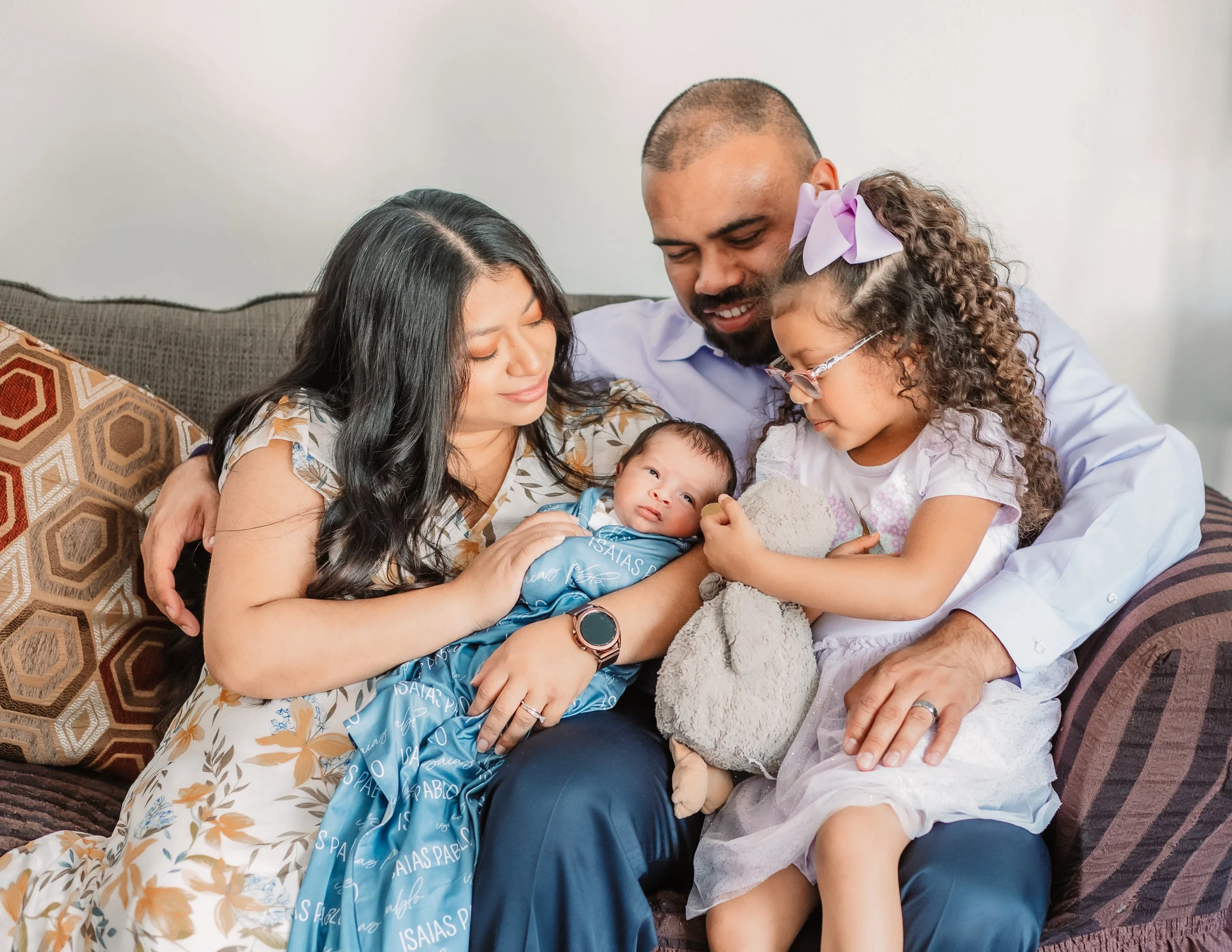 Santa Clarita Photographer - Santa Clarita Lifestyle Newborn Photographer - Santa Clarita Lifestyle Newborn Photos - this photo location is at the private home in santa clarita ca