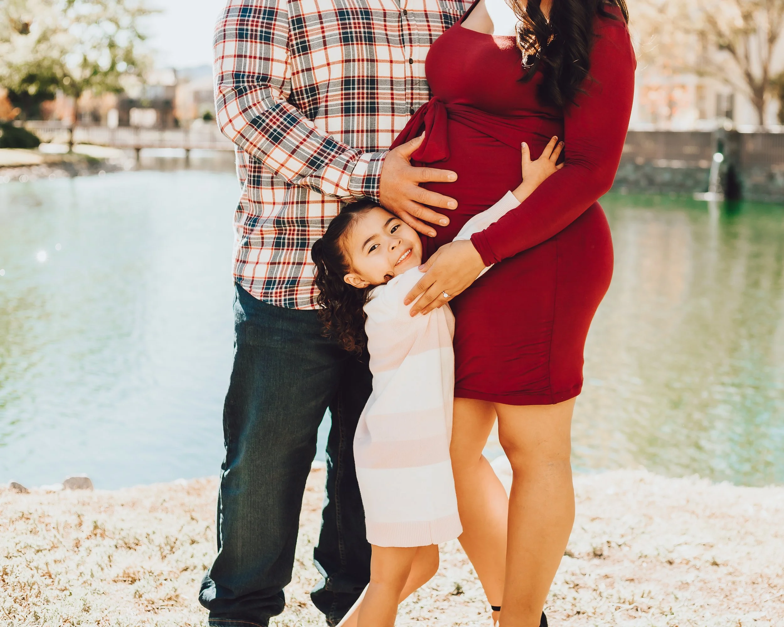 Santa Clarita Photographer - Santa Clarita Maternity Photographer - Santa Clarita Maternity Photos - this photo location is at bridgeport valencia lighthouse
