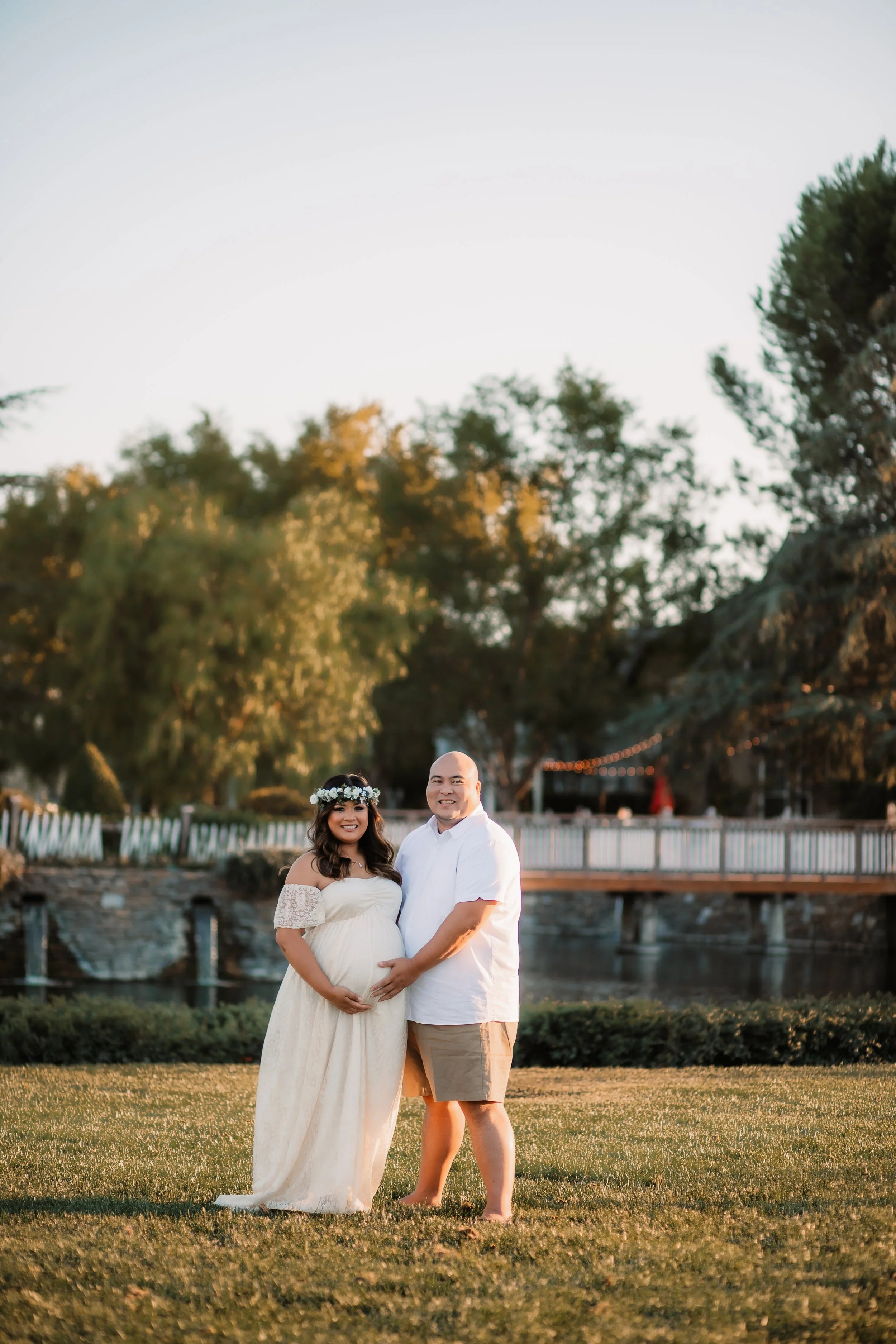 Santa Clarita Photographer - Santa Clarita Maternity Photographer - Santa Clarita Maternity Photos - this photo location is at bridgeport valencia lighthouse in valencia ca