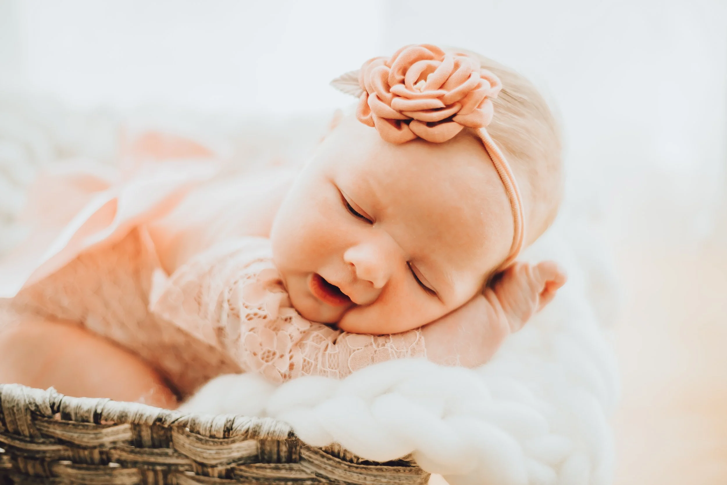 Santa Clarita Photographer - Santa Clarita Lifestyle Newborn Photographer - Santa Clarita Lifestyle Newborn Photos - this photo location is at the private home in santa clarita ca