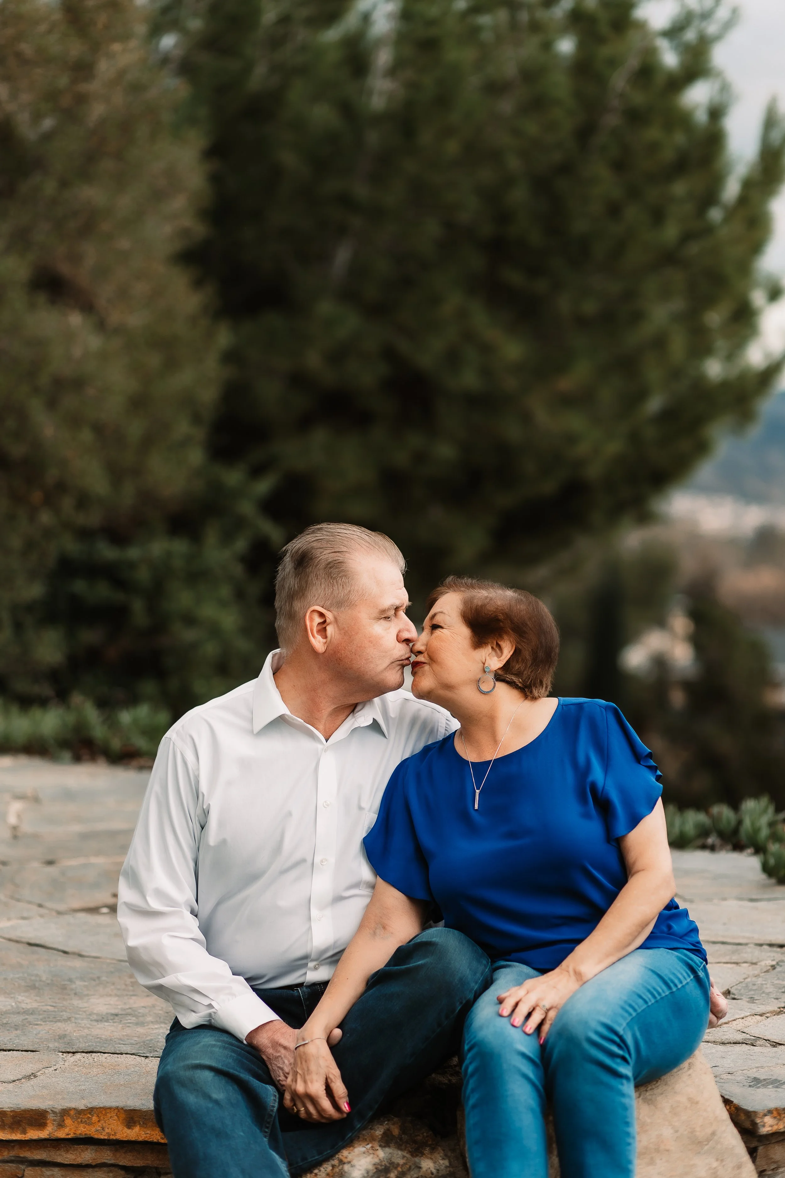 Santa Clarita Photographer - Santa Clarita Family Photographer - Santa Clarita Family Photos - this photo location is at private home