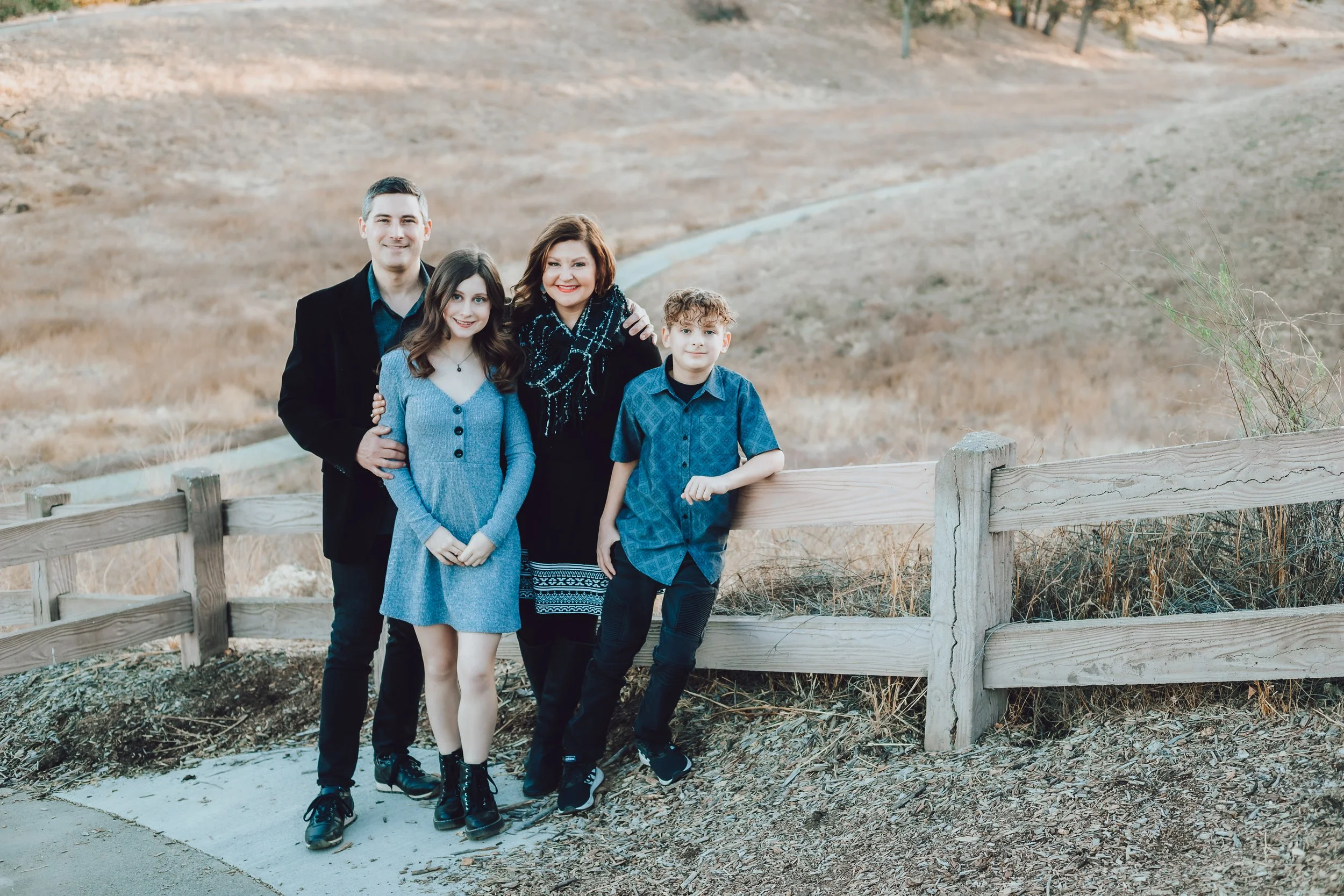 Santa Clarita Photographer - Santa Clarita Family Photographer - Santa Clarita Family Photos - this photo location is at Summit Park Valencia