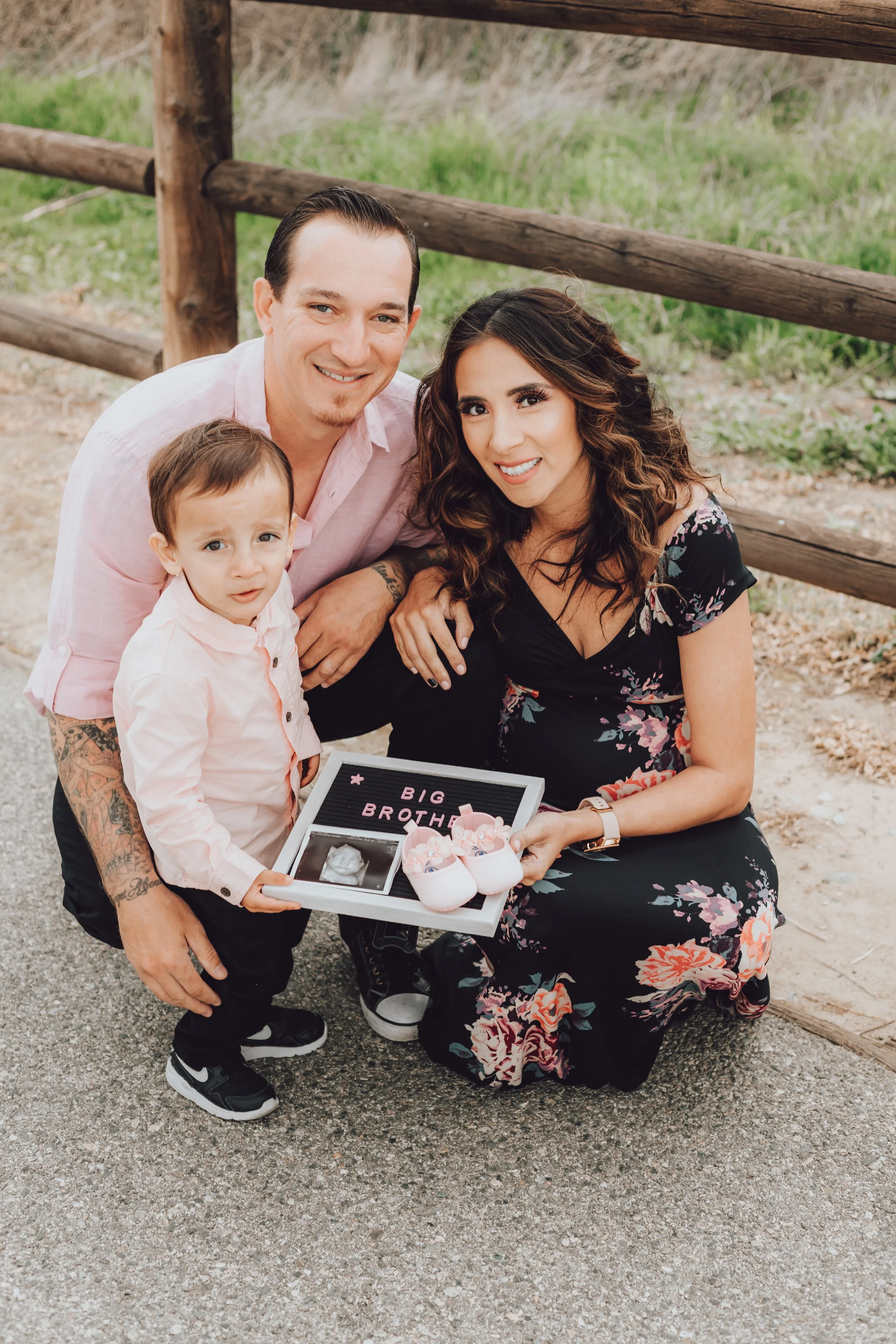 Santa Clarita Photographer - Santa Clarita Maternity Photographer - Santa Clarita Maternity Photos - this photo location is at iron horse trailhead in Valencia ca