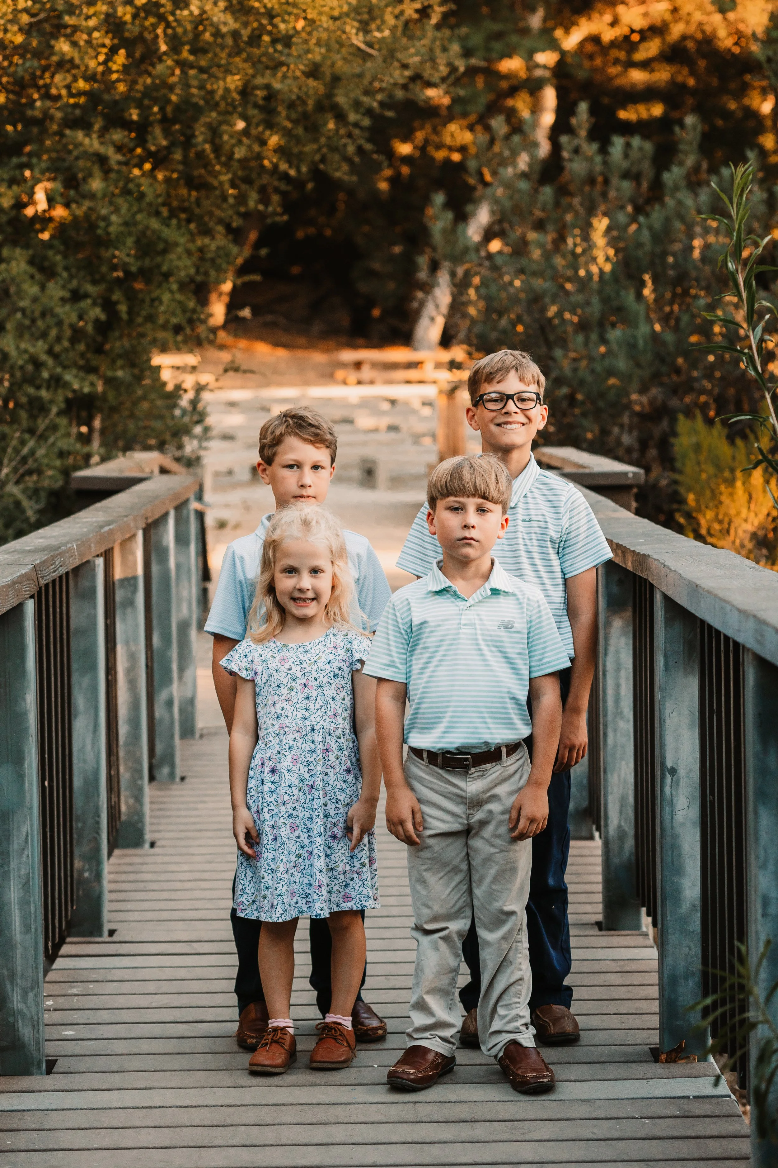 kids on the bridge, placerita canyon, Santa Clarita family photography