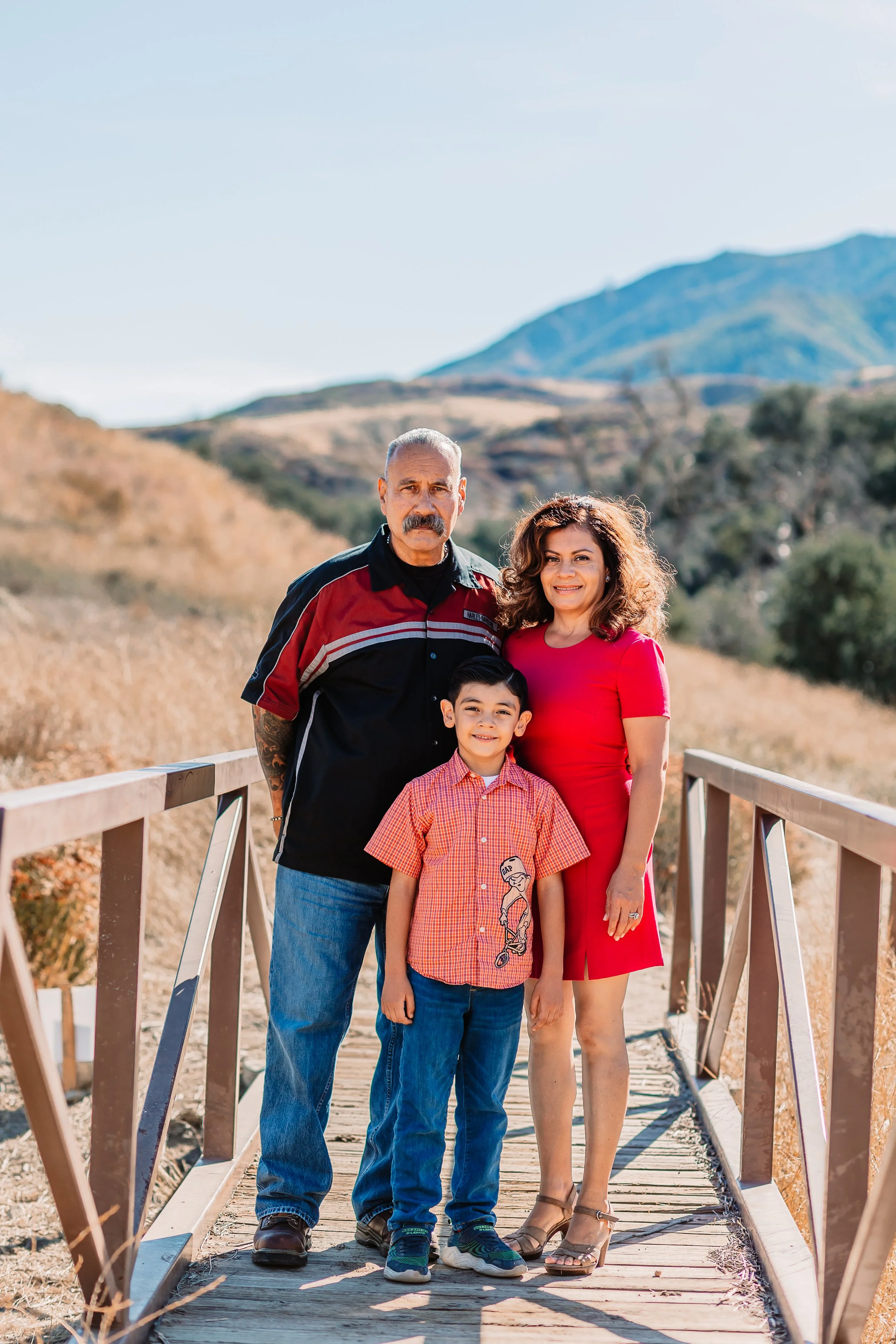 Santa Clarita Photographer - Santa Clarita Family Photographer - Santa Clarita Family Photos - this photo location is at golden valley ranch open space
