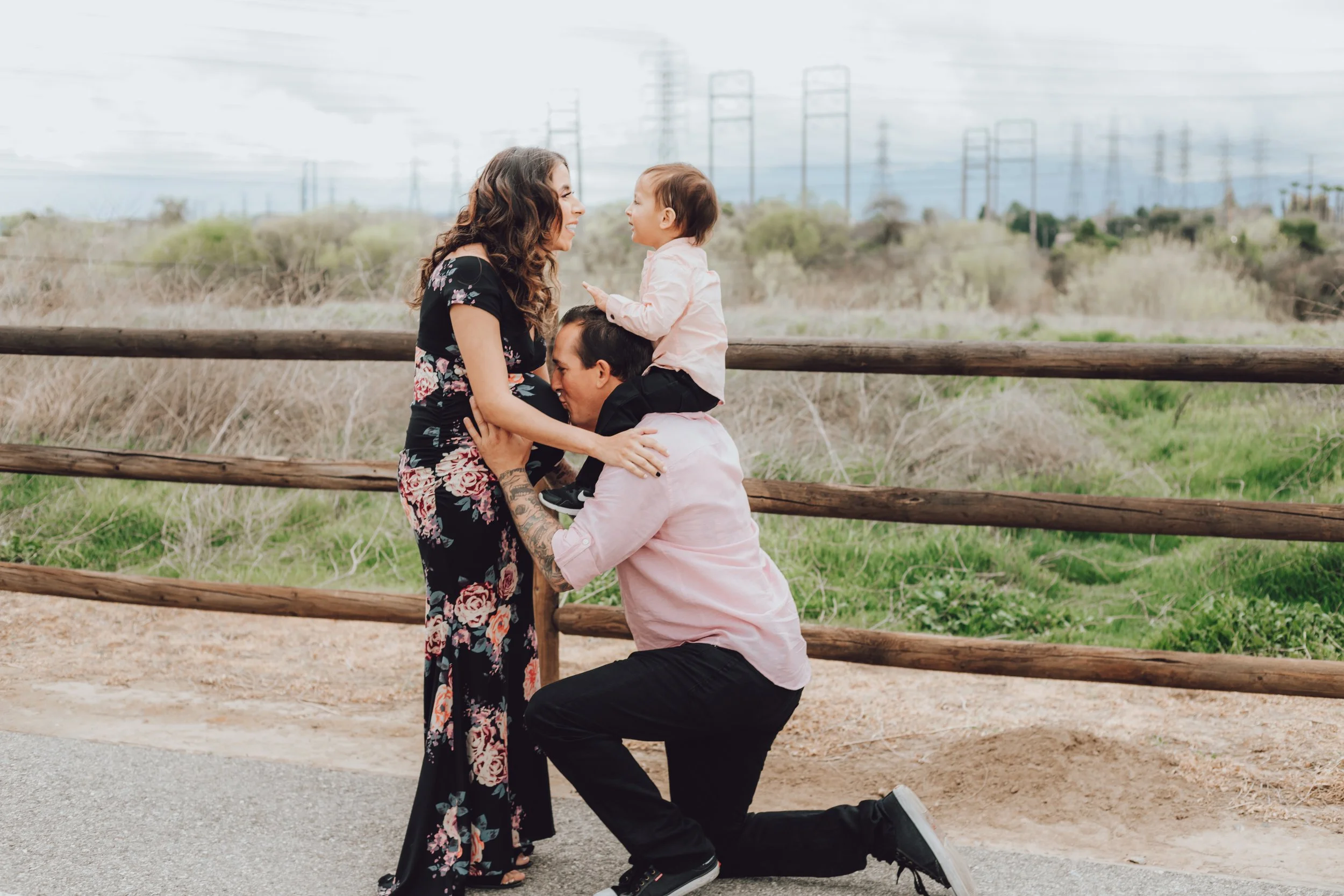 Santa Clarita Photographer - Santa Clarita Maternity Photographer - Santa Clarita Maternity Photos - this photo location is at iron horse trailhead in Valencia ca