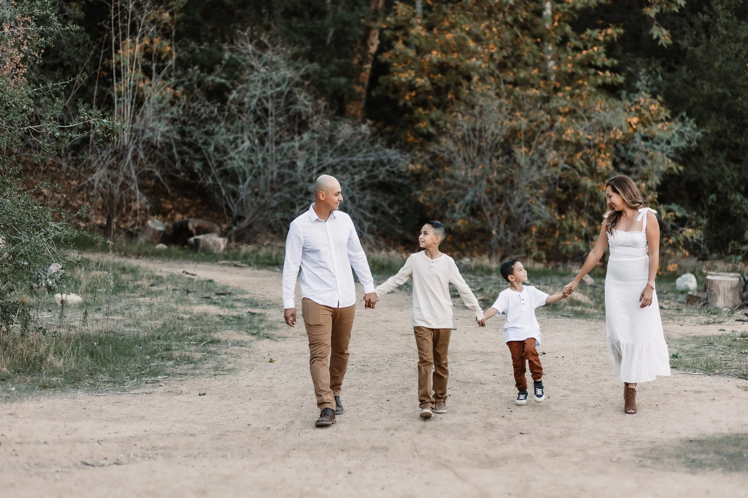Santa Clarita Photographer - Santa Clarita Family Photographer - Santa Clarita Family Photos - this photo location is at placerita