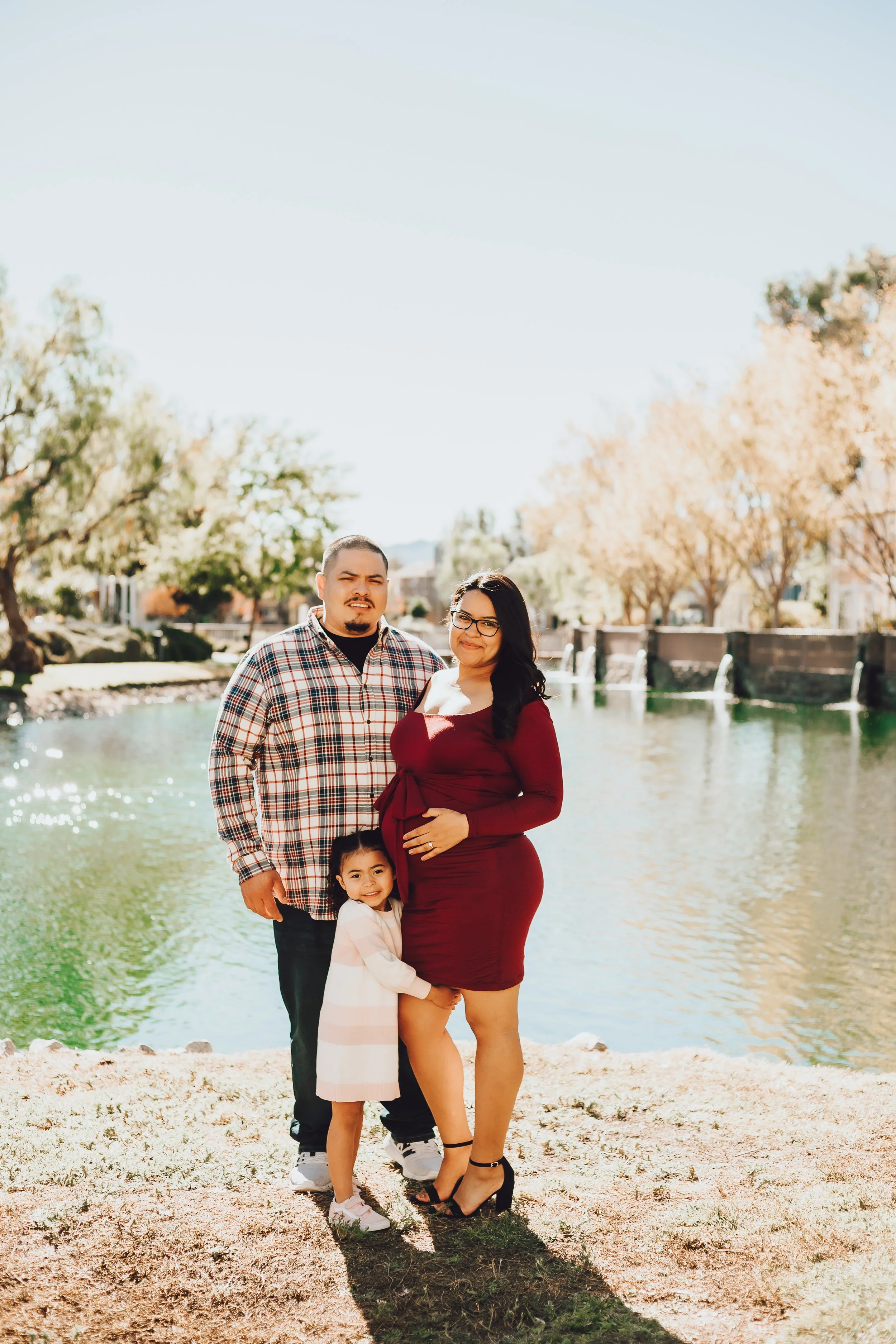 Santa Clarita Photographer - Santa Clarita Maternity Photographer - Santa Clarita Maternity Photos - this photo location is at bridgeport valencia lighthouse