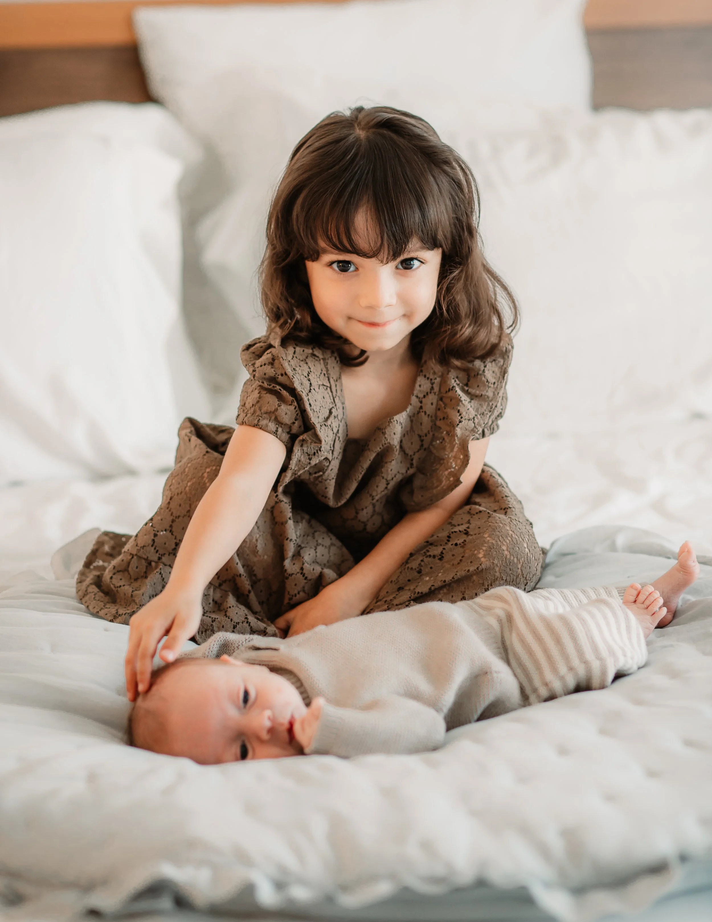 Santa Clarita Photographer - Santa Clarita Lifestyle Newborn Photographer - Santa Clarita Lifestyle Newborn Photos - this photo location is at the private home in santa clarita ca