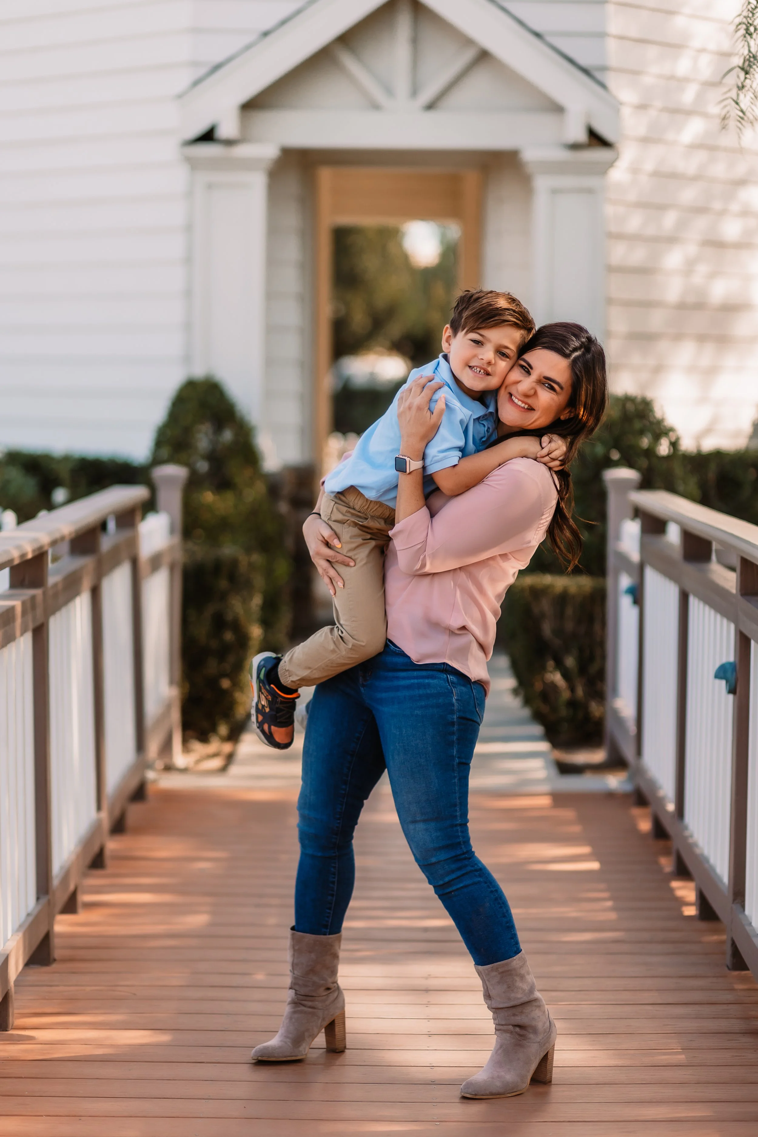 Santa Clarita Photographer - Santa Clarita Family Photographer - Santa Clarita Family Photos - this photo location is at bridgeport Valencia