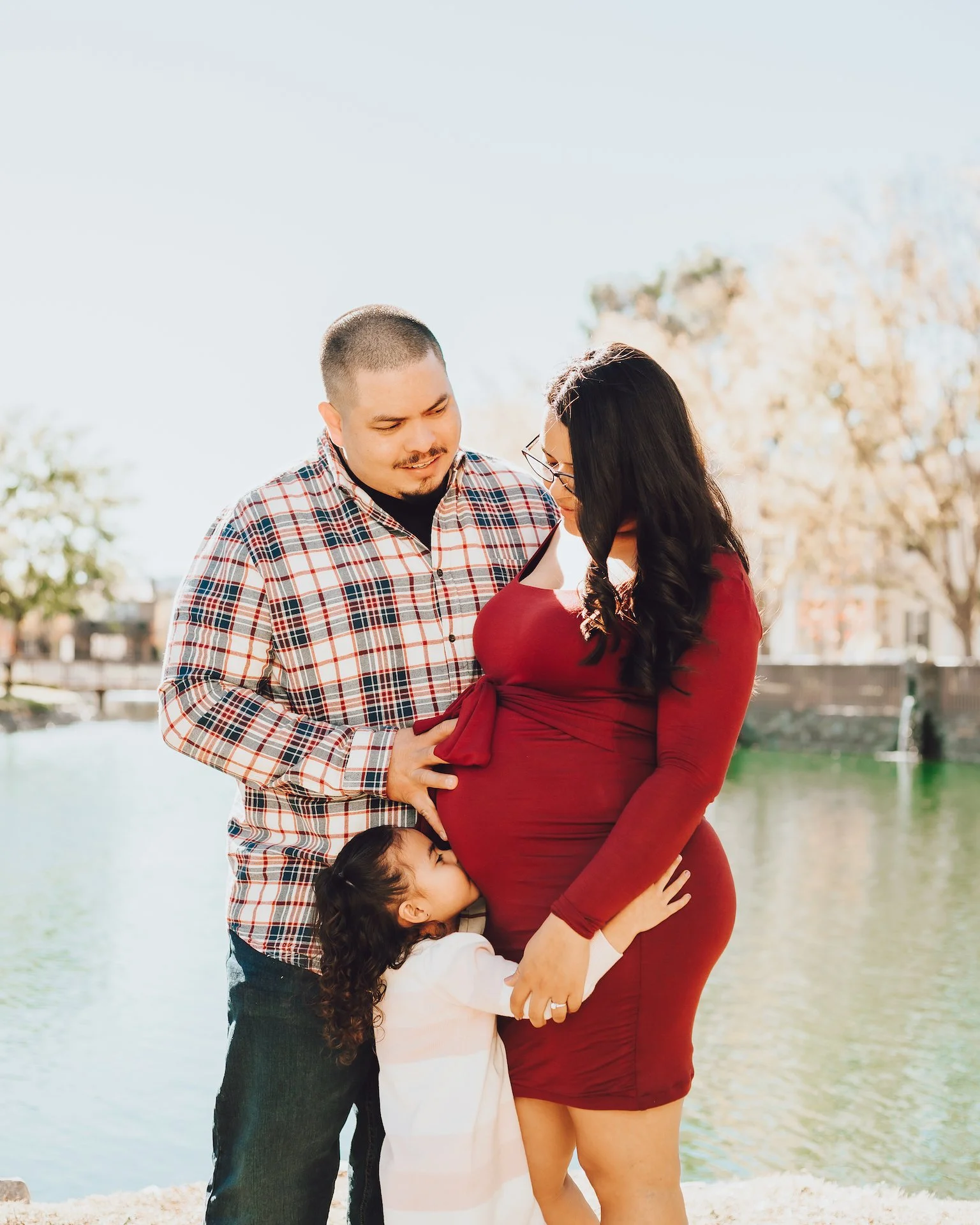 Santa Clarita Photographer - Santa Clarita Maternity Photographer - Santa Clarita Maternity Photos - this photo location is at bridgeport valencia lighthouse