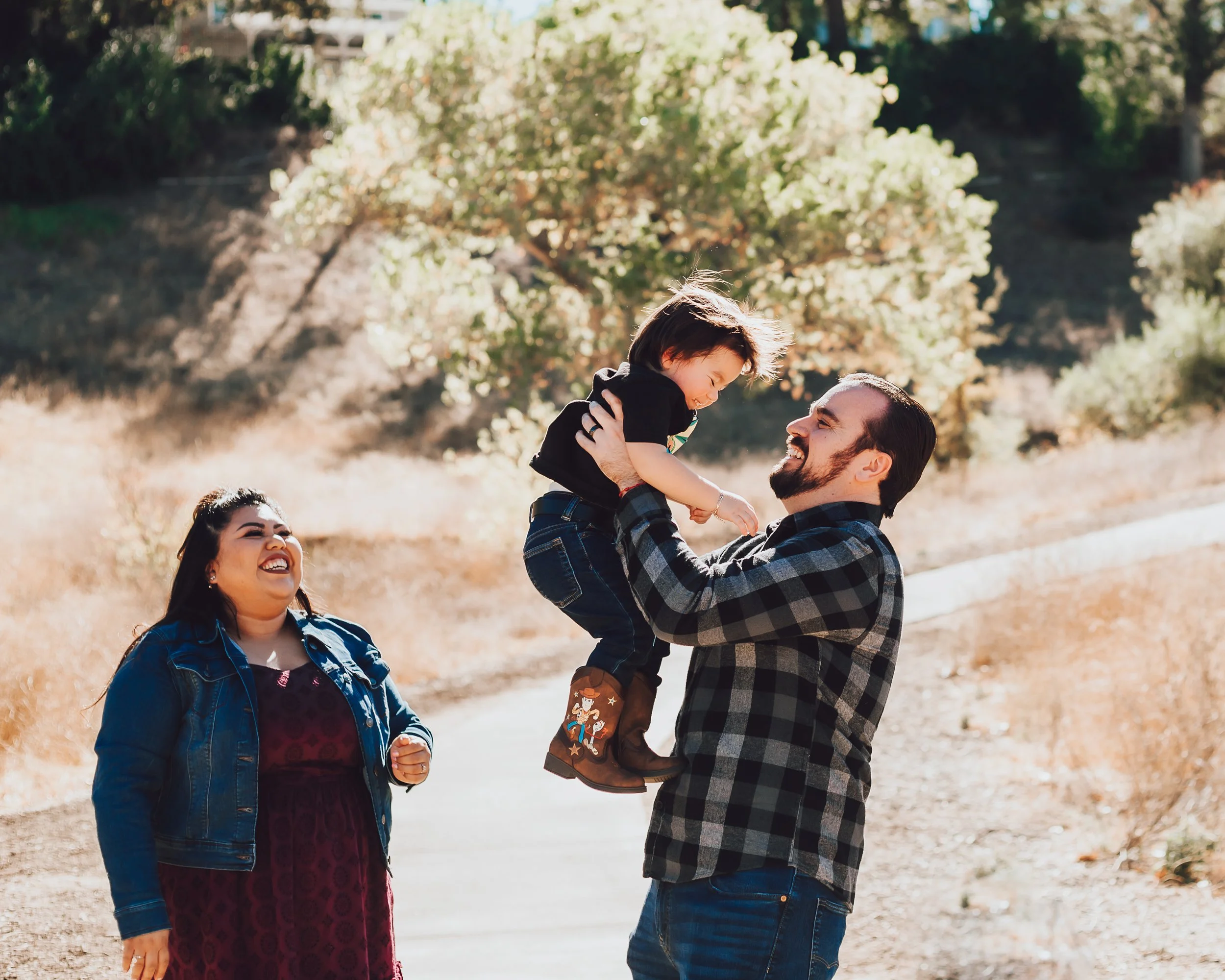 Santa Clarita Photographer - Santa Clarita Family Photographer - Santa Clarita Family Photos - this photo location is at Summit Park Valencia