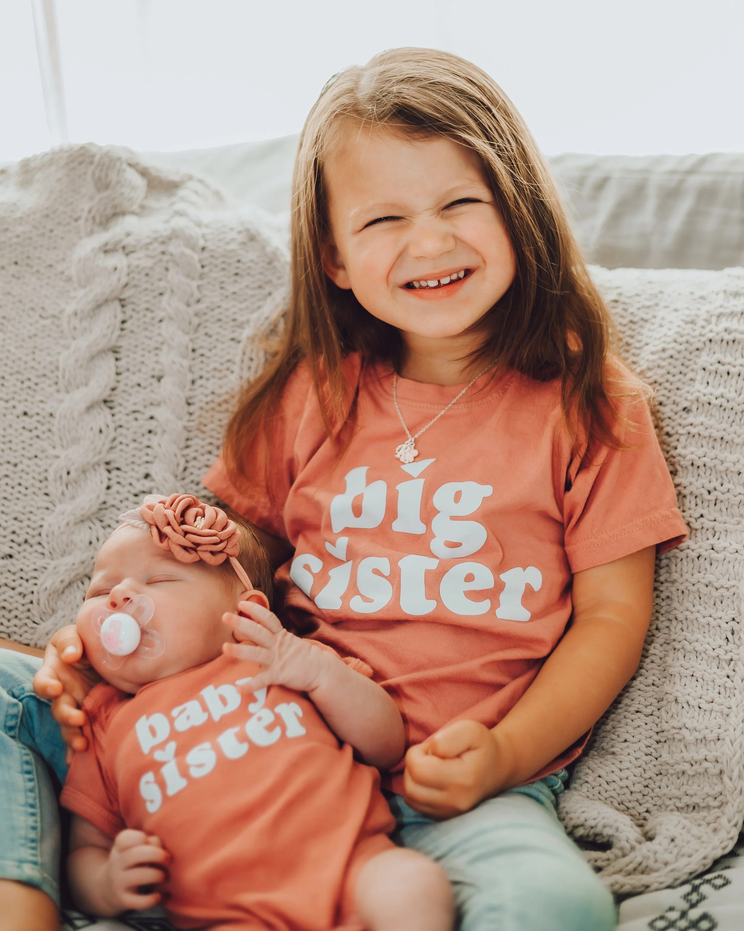 Santa Clarita Photographer - Santa Clarita Lifestyle Newborn Photographer - Santa Clarita Lifestyle Newborn Photos - this photo location is at the private home in santa clarita ca
