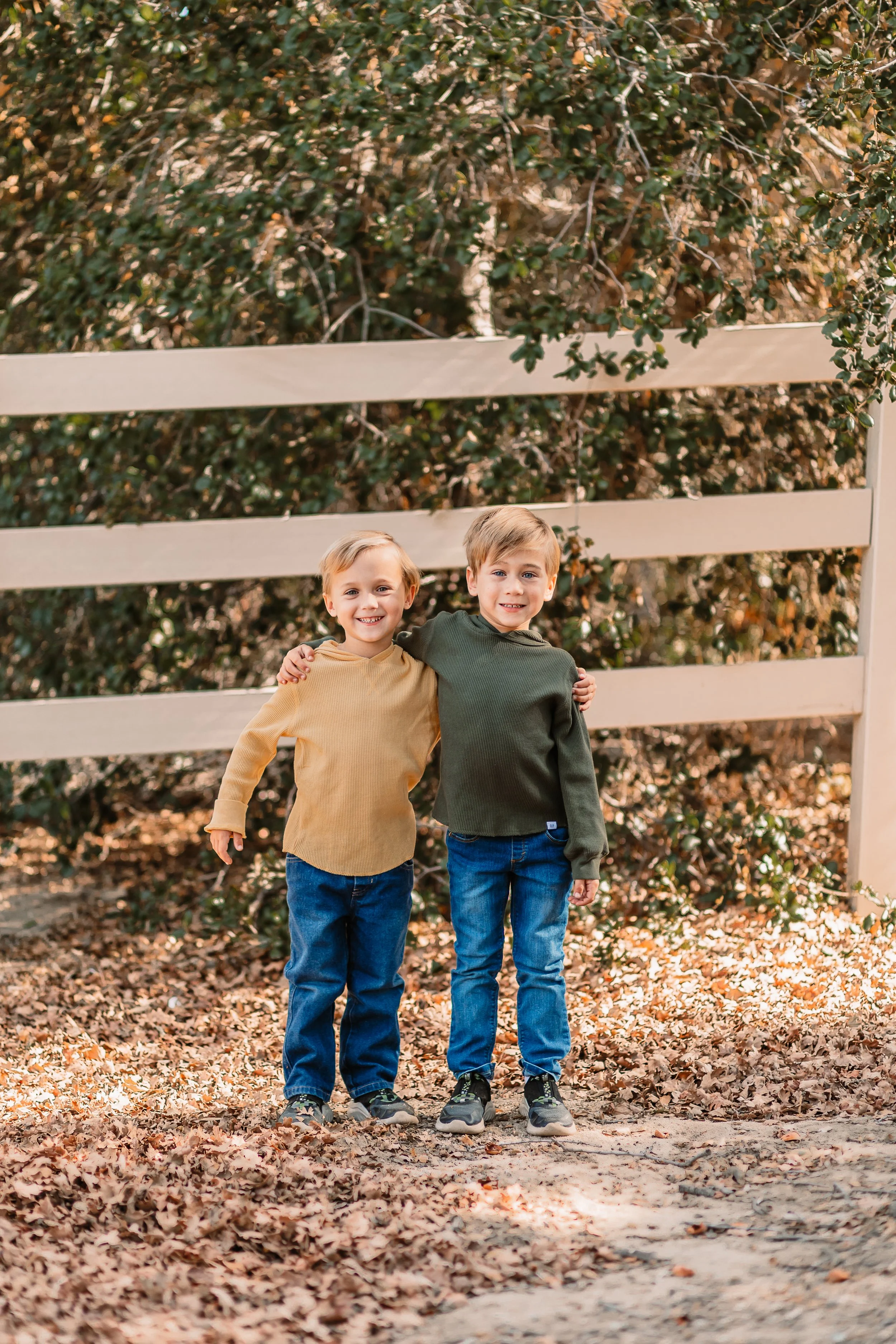 Santa Clarita Photographer - Santa Clarita Family Photographer - Santa Clarita Family Photos - this photo location is at pico canyon park