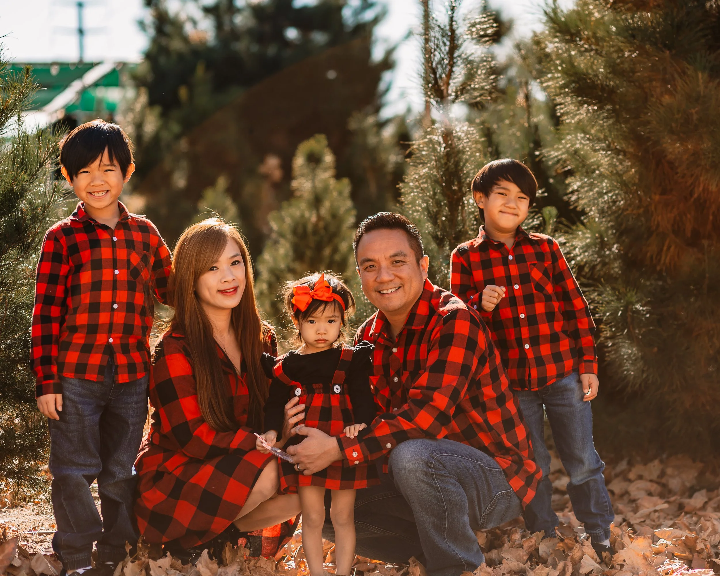 Santa Clarita Photographer - Santa Clarita Family Photographer - Santa Clarita Family Photos - this photo location is at christmas tree lot
