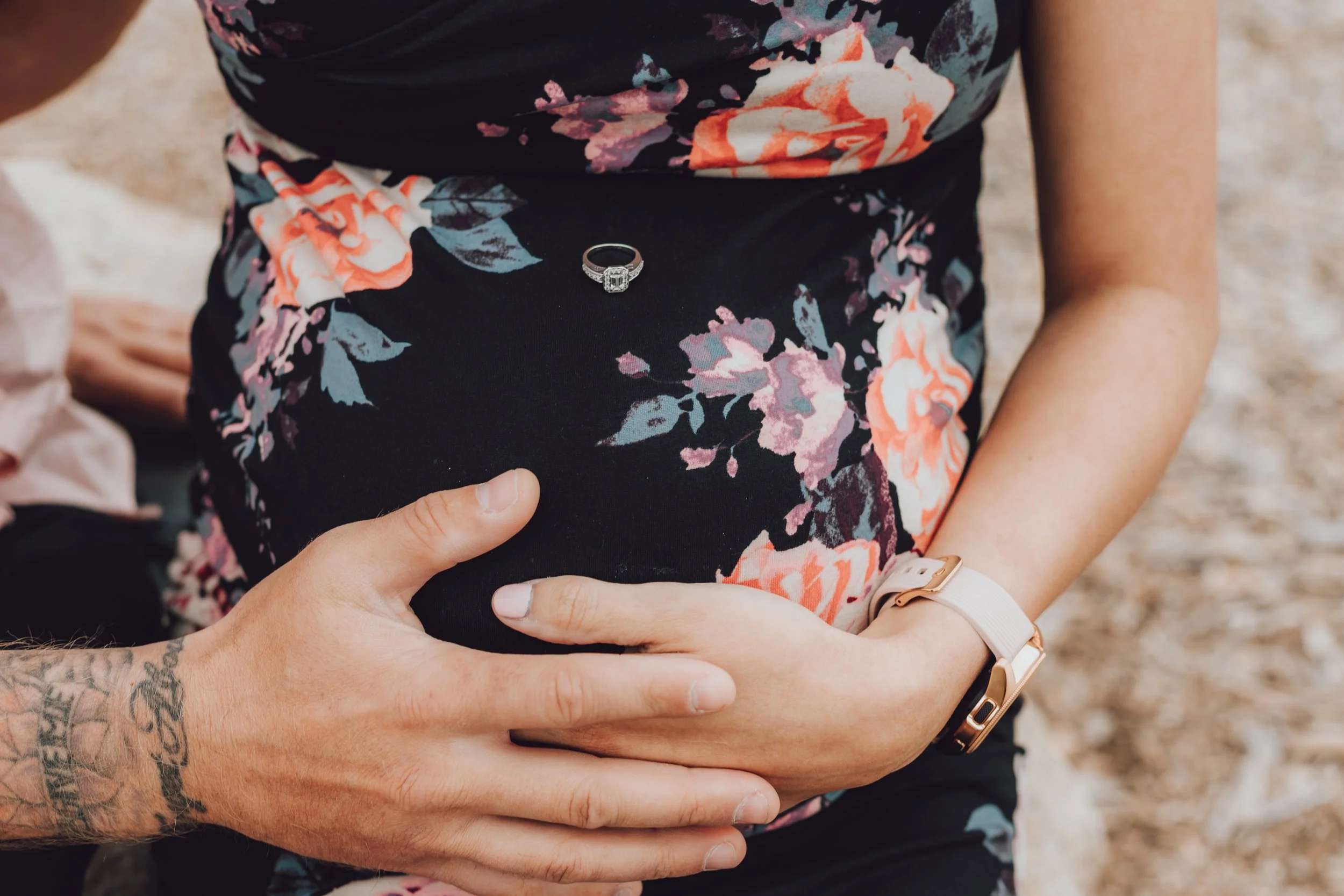 Santa Clarita Photographer - Santa Clarita Maternity Photographer - Santa Clarita Maternity Photos - this photo location is at iron horse trailhead in Valencia ca