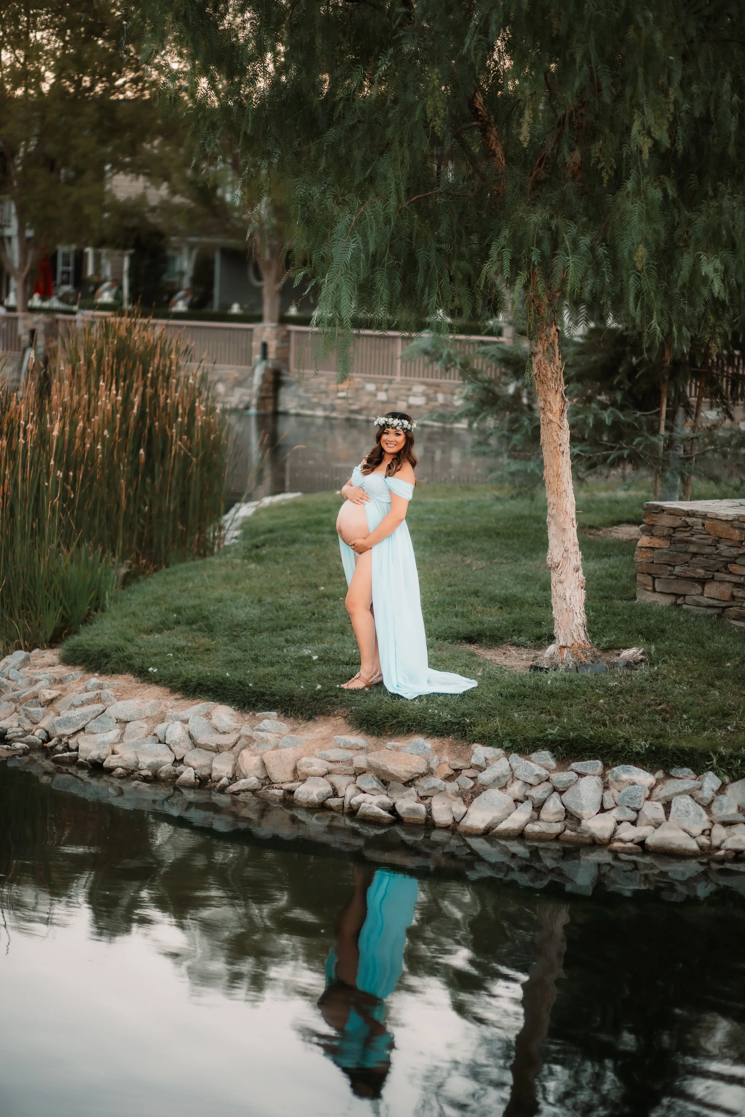 Santa Clarita Photographer - Santa Clarita Maternity Photographer - Santa Clarita Maternity Photos - this photo location is at bridgeport valencia lighthouse in valencia ca