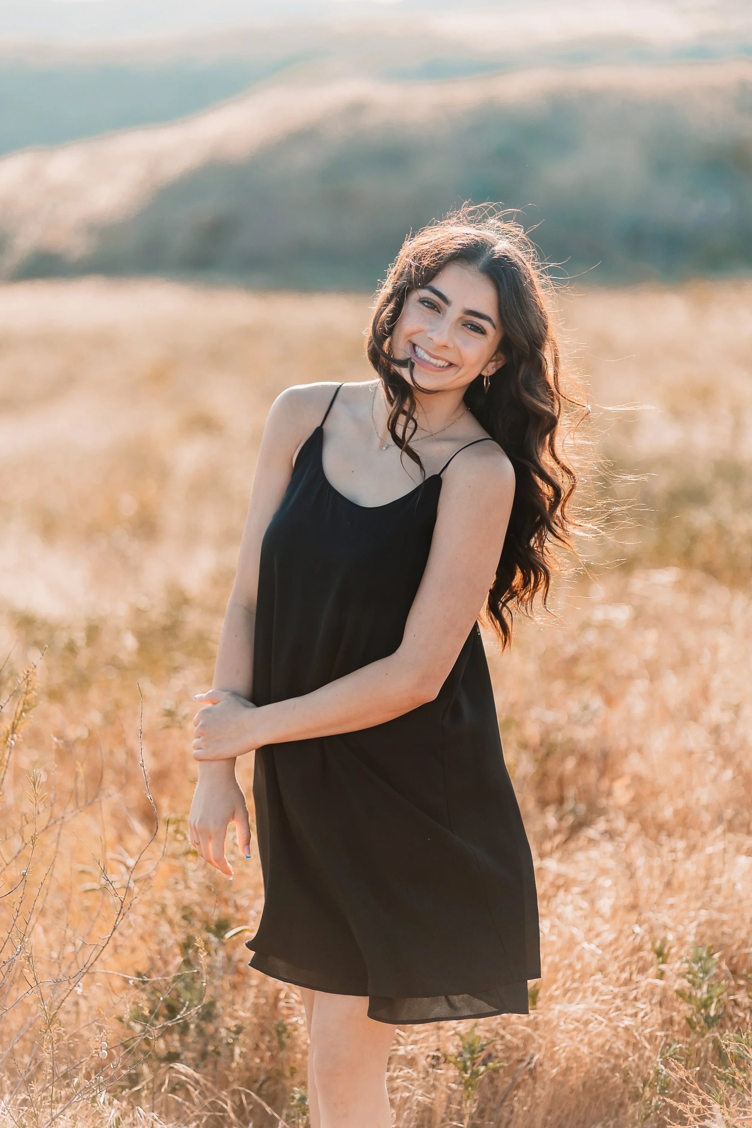 Santa Clarita Photographer - Santa Clarita Portrait Photographer - Santa Clarita Portrait Photos - this photo location is at skyline Santa Clarita - senior photos