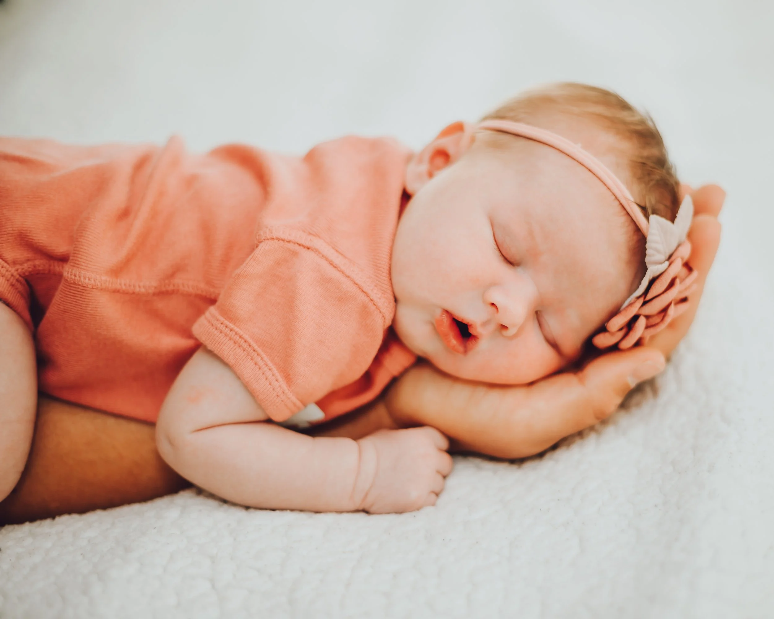 Santa Clarita Photographer - Santa Clarita Lifestyle Newborn Photographer - Santa Clarita Lifestyle Newborn Photos - this photo location is at the private home in santa clarita ca