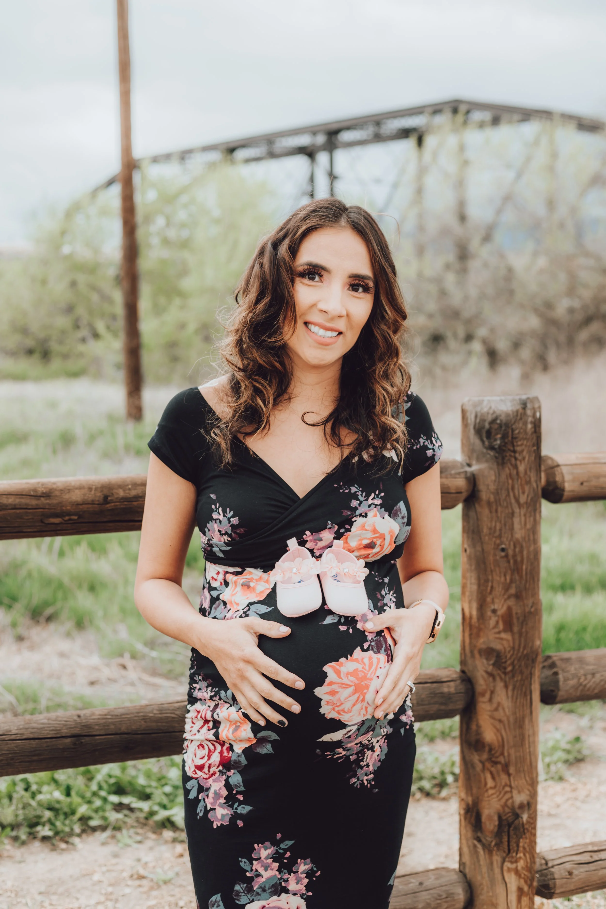 Santa Clarita Photographer - Santa Clarita Maternity Photographer - Santa Clarita Maternity Photos - this photo location is at iron horse trailhead in Valencia ca