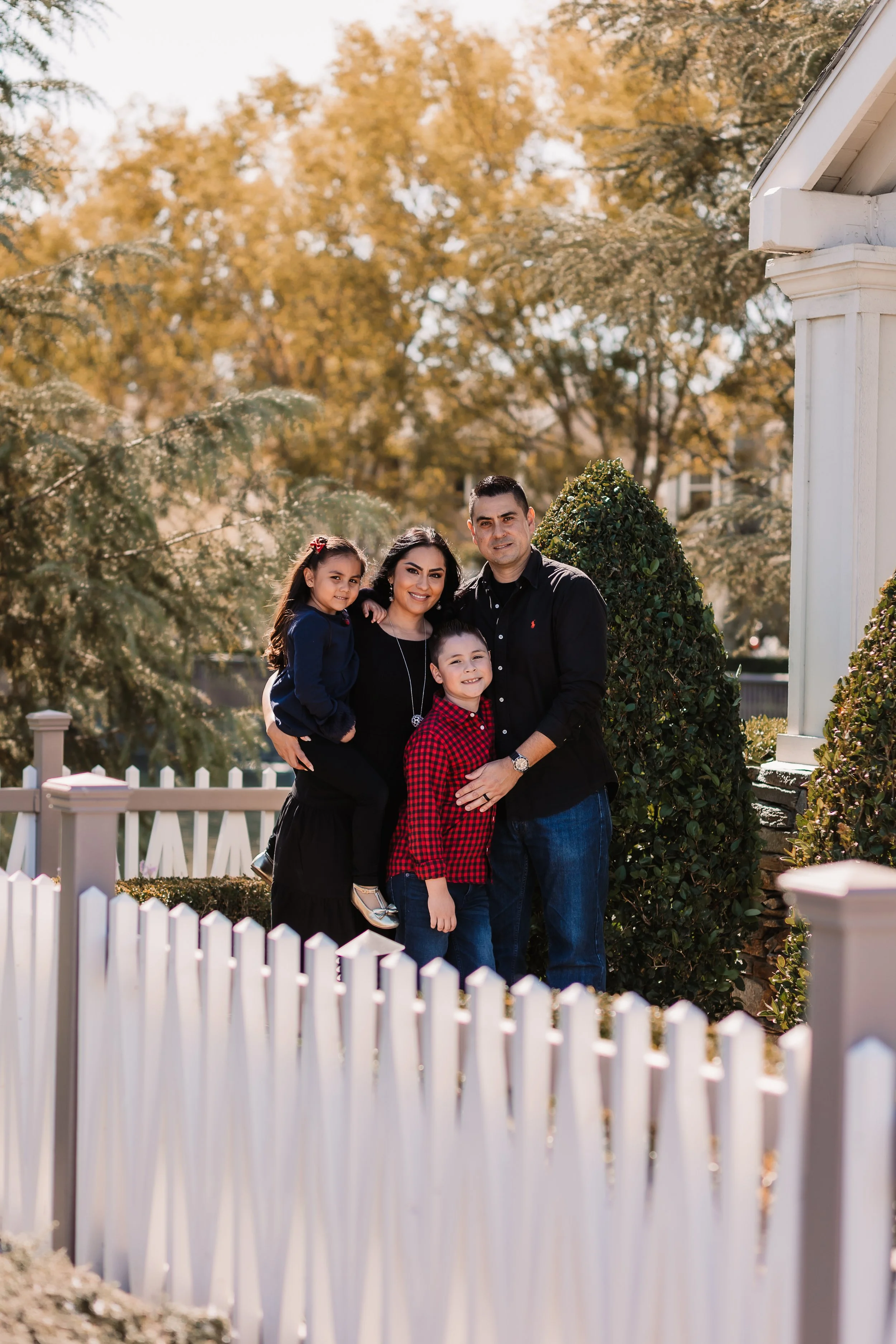 Santa Clarita Photographer - Santa Clarita Family Photographer - Santa Clarita Family Photos - this photo location is at bridgeport Valencia