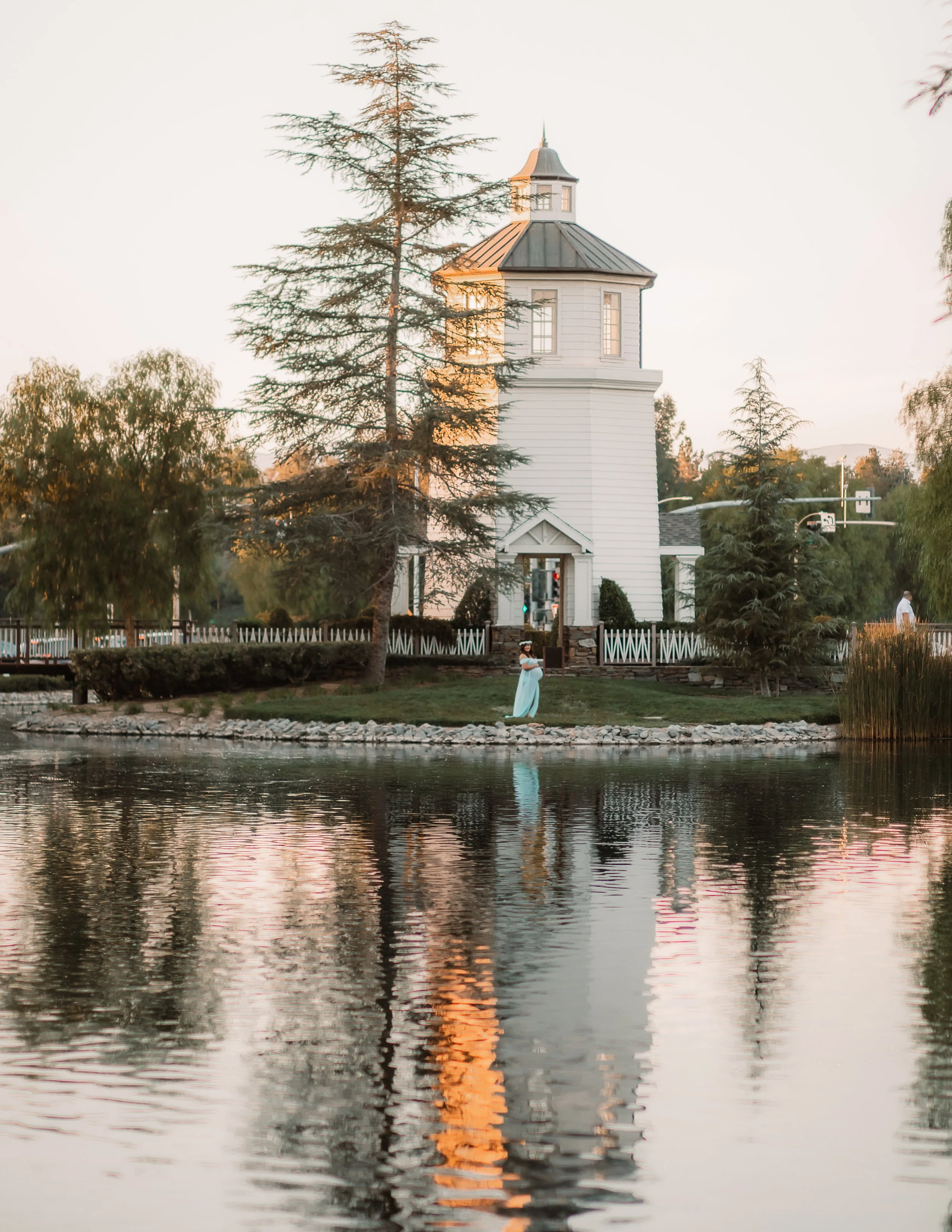 Santa Clarita Photographer - Santa Clarita Maternity Photographer - Santa Clarita Maternity Photos - this photo location is at bridgeport valencia lighthouse in valencia ca