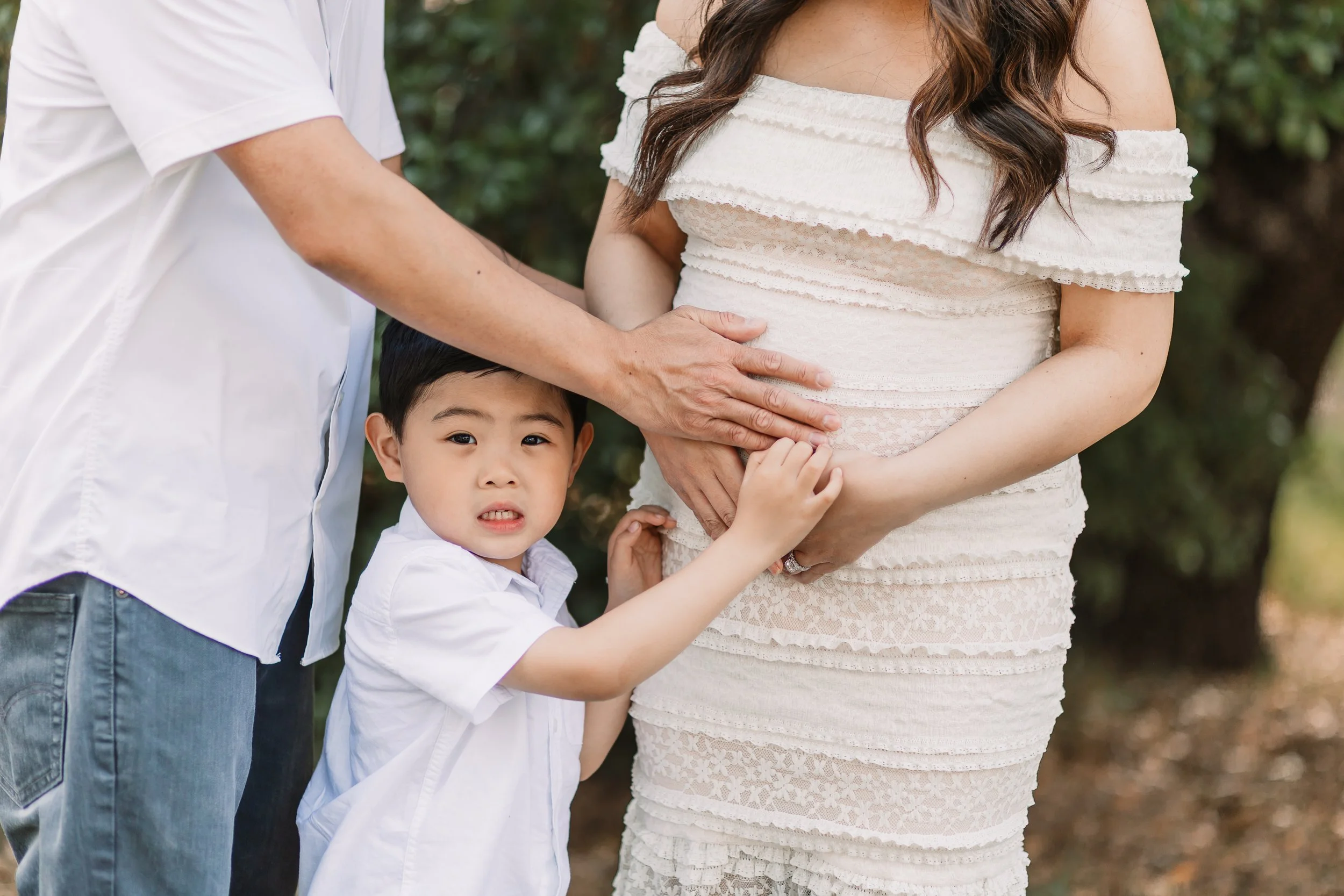 Pregnant mother at sunset in Placerita Canyon, Santa Clarita maternity photography location