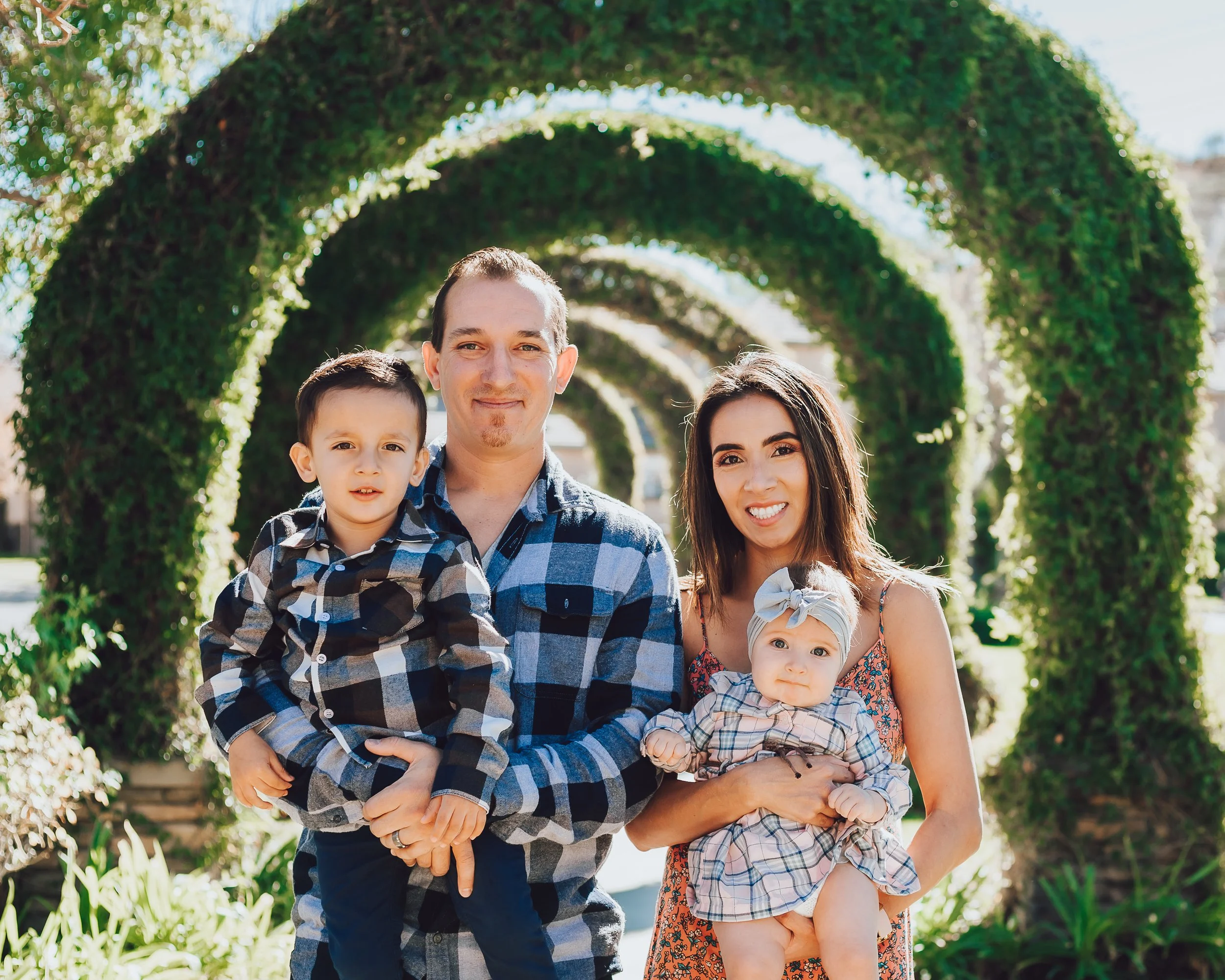 Santa Clarita Photographer - Santa Clarita Family Photographer - Santa Clarita Family Photos - this photo location is at a local santa clarita park