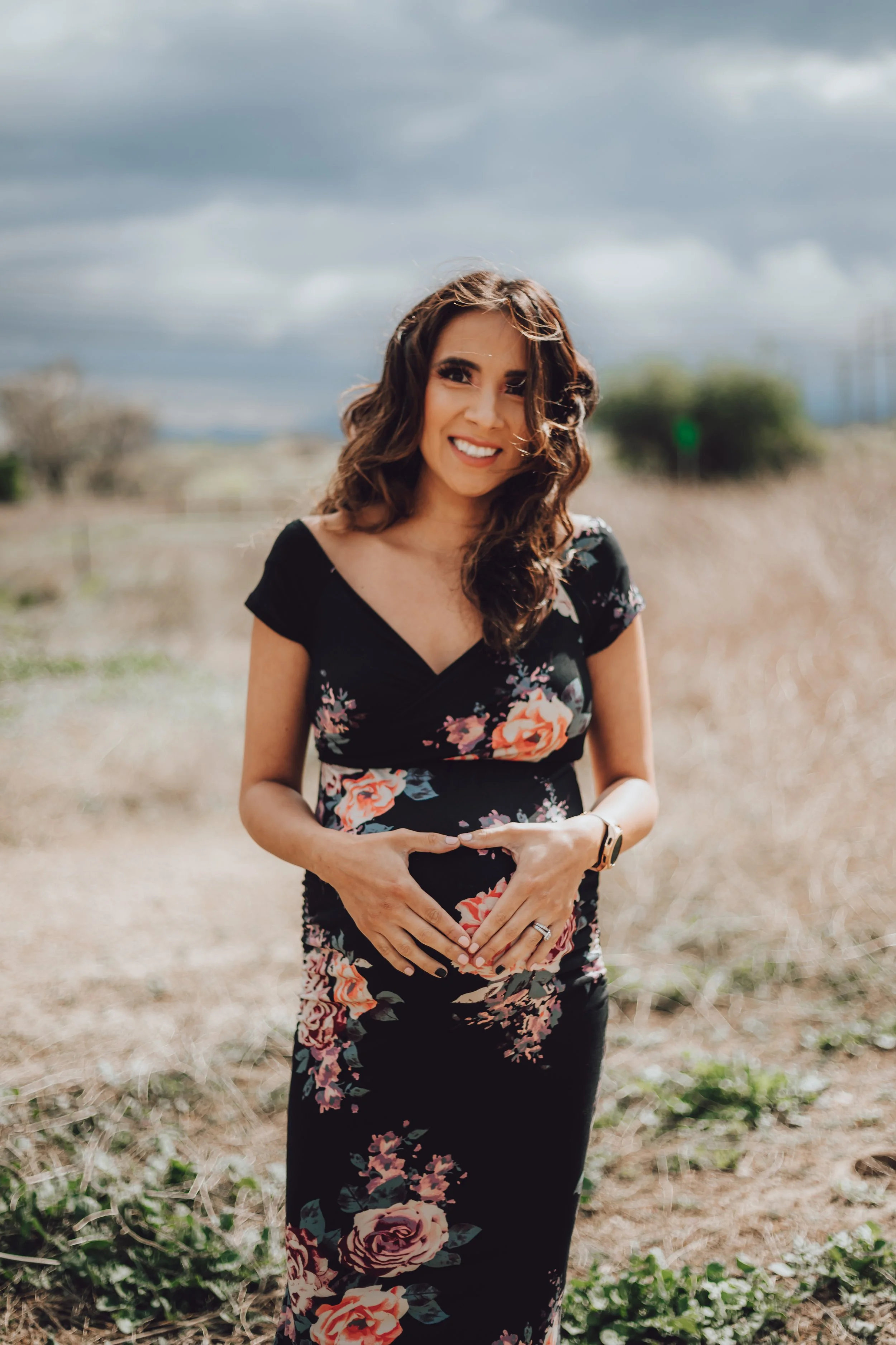 Santa Clarita Photographer - Santa Clarita Maternity Photographer - Santa Clarita Maternity Photos - this photo location is at iron horse trailhead in Valencia ca