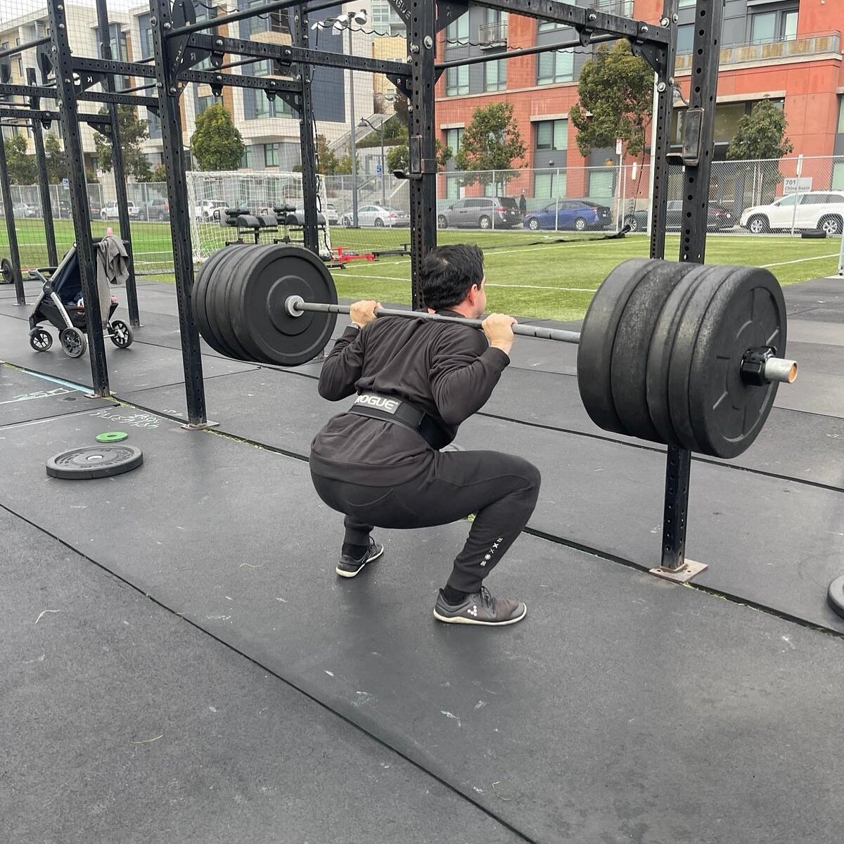 Testing back squat 1 rep max today!
.
.
.
#backsquat #backsquats #strength #powerlifting #crossfit #crossfitmissionbay