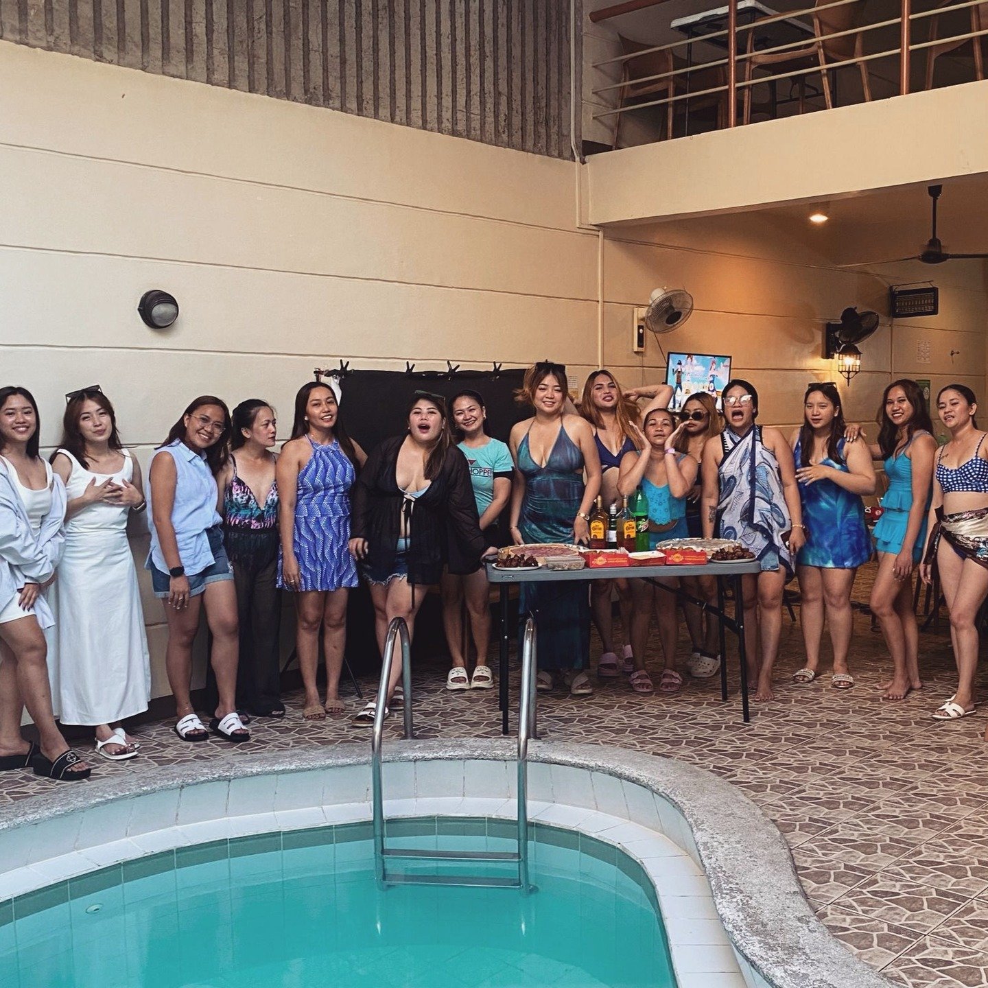 🔥 summer na summer na talaga! 🔥
takas tayo sa init kasama ang buong barkada sa Carlmig Homes!
may KTV, BBQ Grill, at Private Swimming Pool para sa masayang staycation!
book na tayo mga ka-Carlmig! wag mag pa-huli!
#staycation #KTV #privatepoolvil