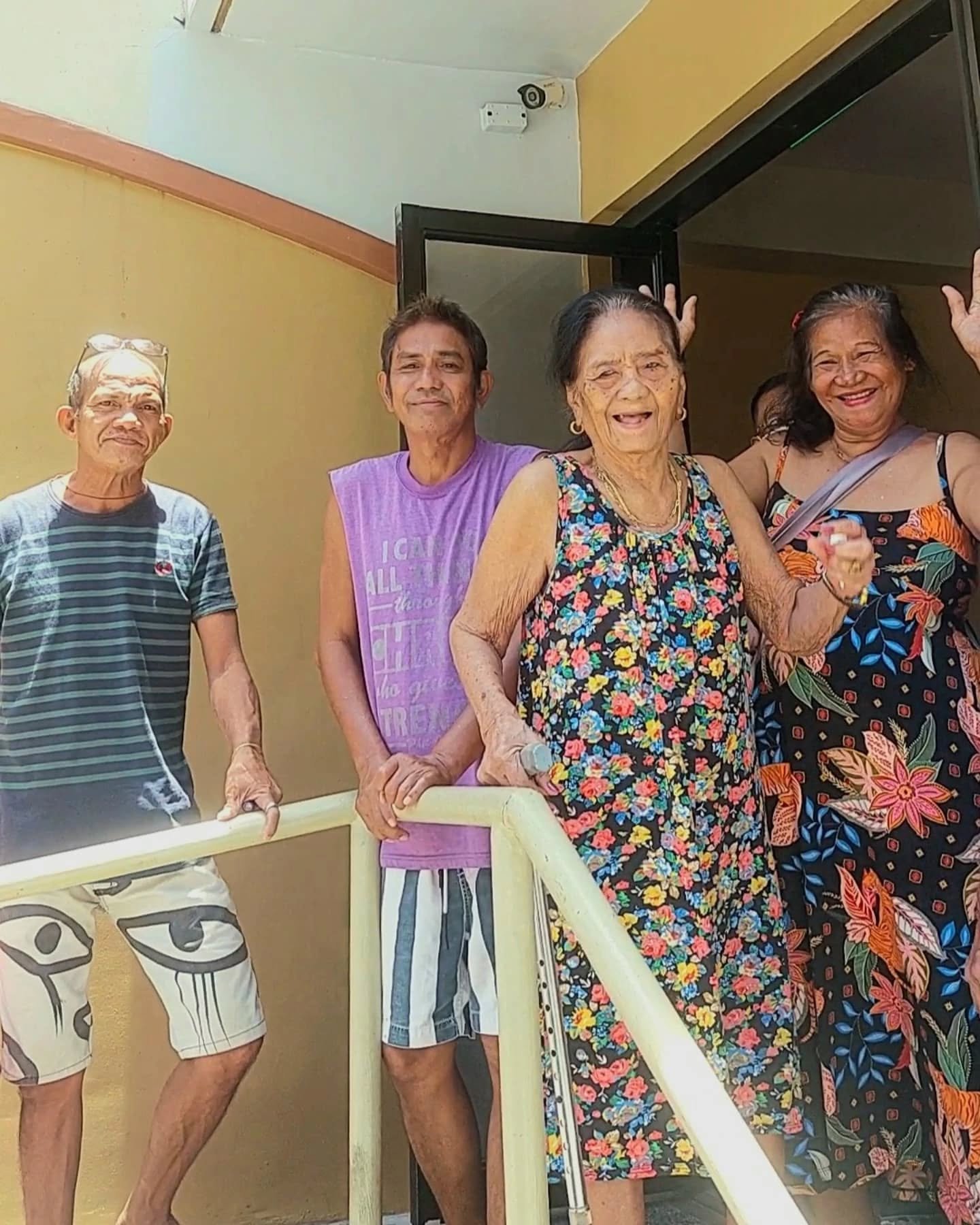 Literal na blazing hot talaga dahil sa init ng SUMMER🥵
Naghahanap ba kayo ng staycation na within the city lang? Yung tipong No need na gumastos ng malaki at bumyahe ng malayo para makapag swimming, Unli Video-K at bonding 😍
CarlmigHomes at Palana