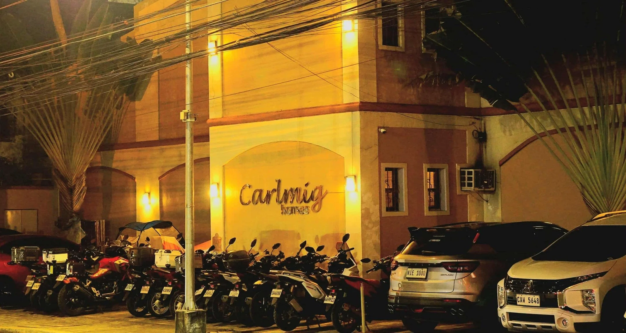 SUNDAY bonding spot is already here !!!
At Carlmig Homes, we don&rsquo;t just give you a place to stay ,we create the space where memories are made. 
✅ No long drive. No stress. Just laughter, bonding, and 22 HOURS of pure karaoke fun 
✅ Perfect for 