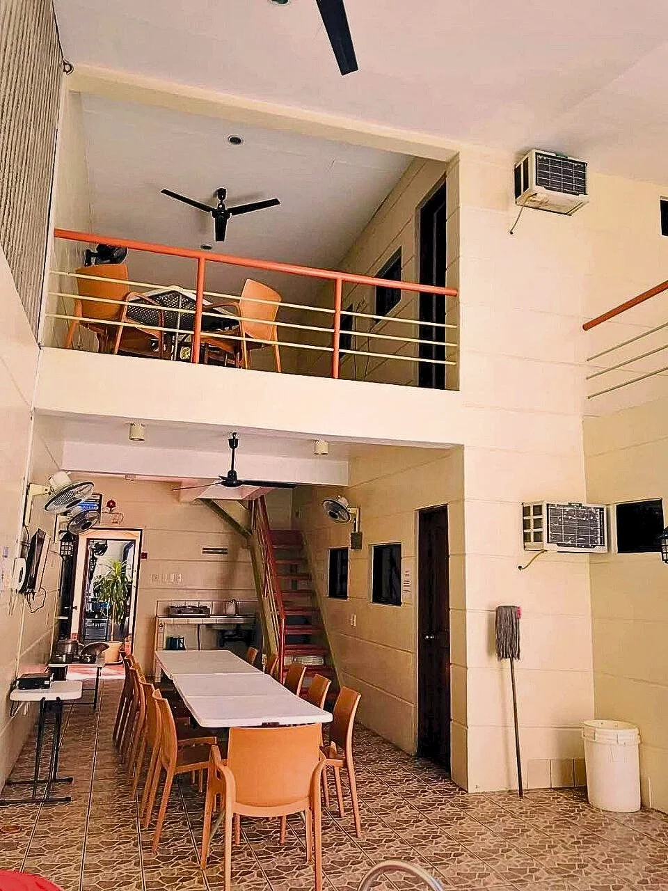 STAYCATION NA WITHIN MAKATI LANG TO😍
Hanggang 25 Person KAYA!!!!
Up to 22 HOURS of non-stop karaoke fun
🍳 Cook your own meals &ndash; FREE LPG gas, uling &amp; lutuan
🏊 Private swimming pool &ndash; solo use for you &amp; your group
📶 FREE Wi-Fi
