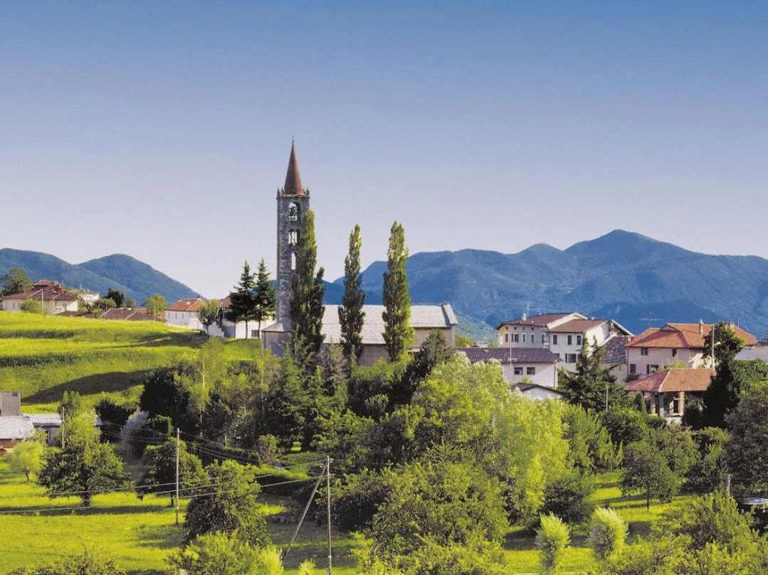 Giro circolare nei nuclei della Capriasca