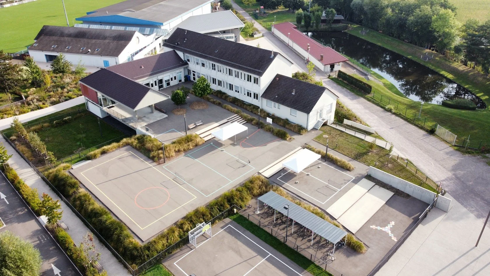 DUPPIGHEIM/ Cour d'école