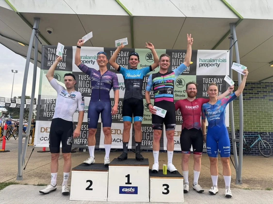 B grade got up for the win at Heffron on Tuesday - the team drove the pace (Jupiter, Adam, Andrew, Valentin, Matt) to stay away from A - landing Race Captain Wanhee Lee on the podium in 2nd for Centennial Park!

📸 @richscriven 
@tuesdaynightheffron 